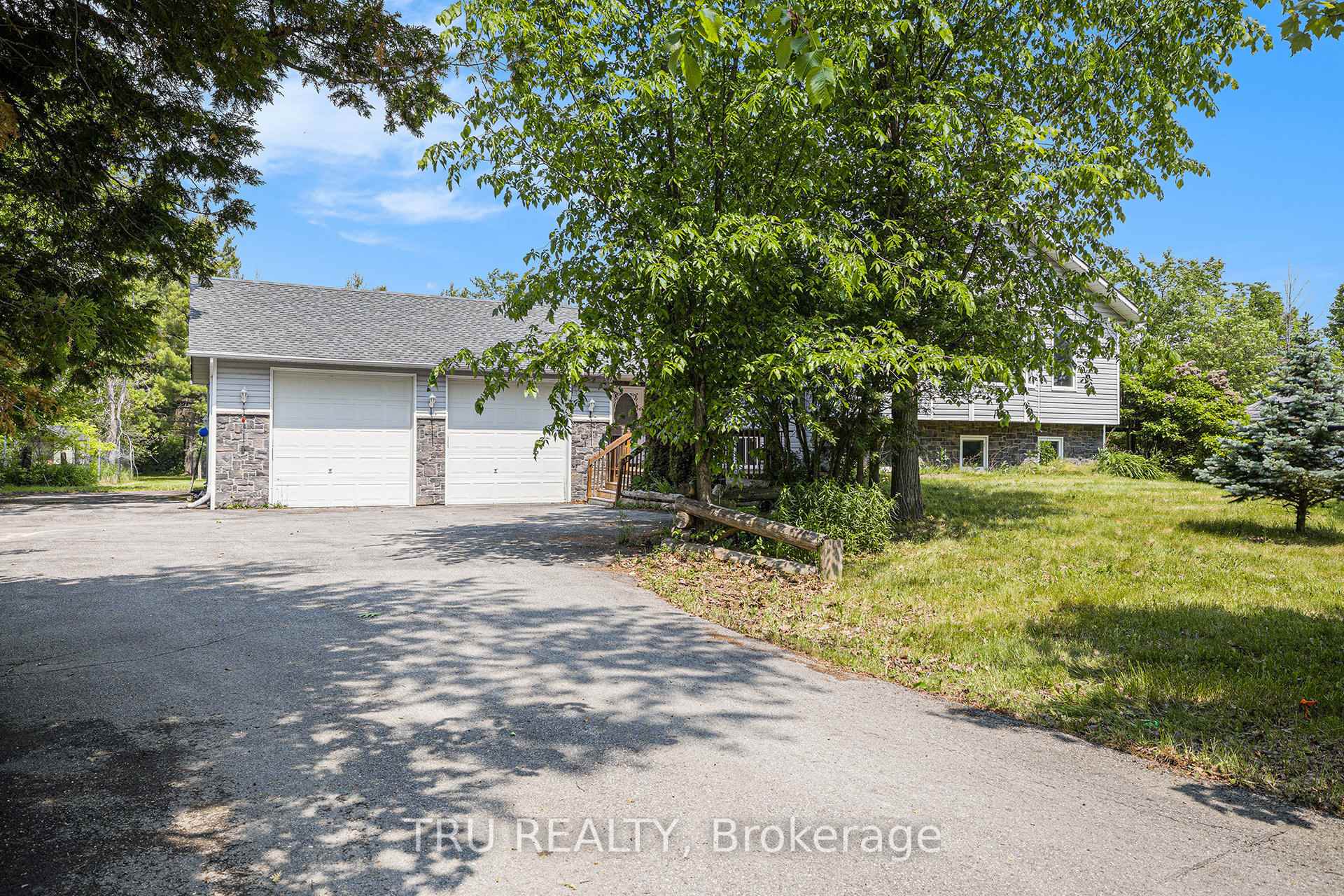 Photo 2 of 1060 7TH Line, Beckwith, Beckwith Twp — HOMEH