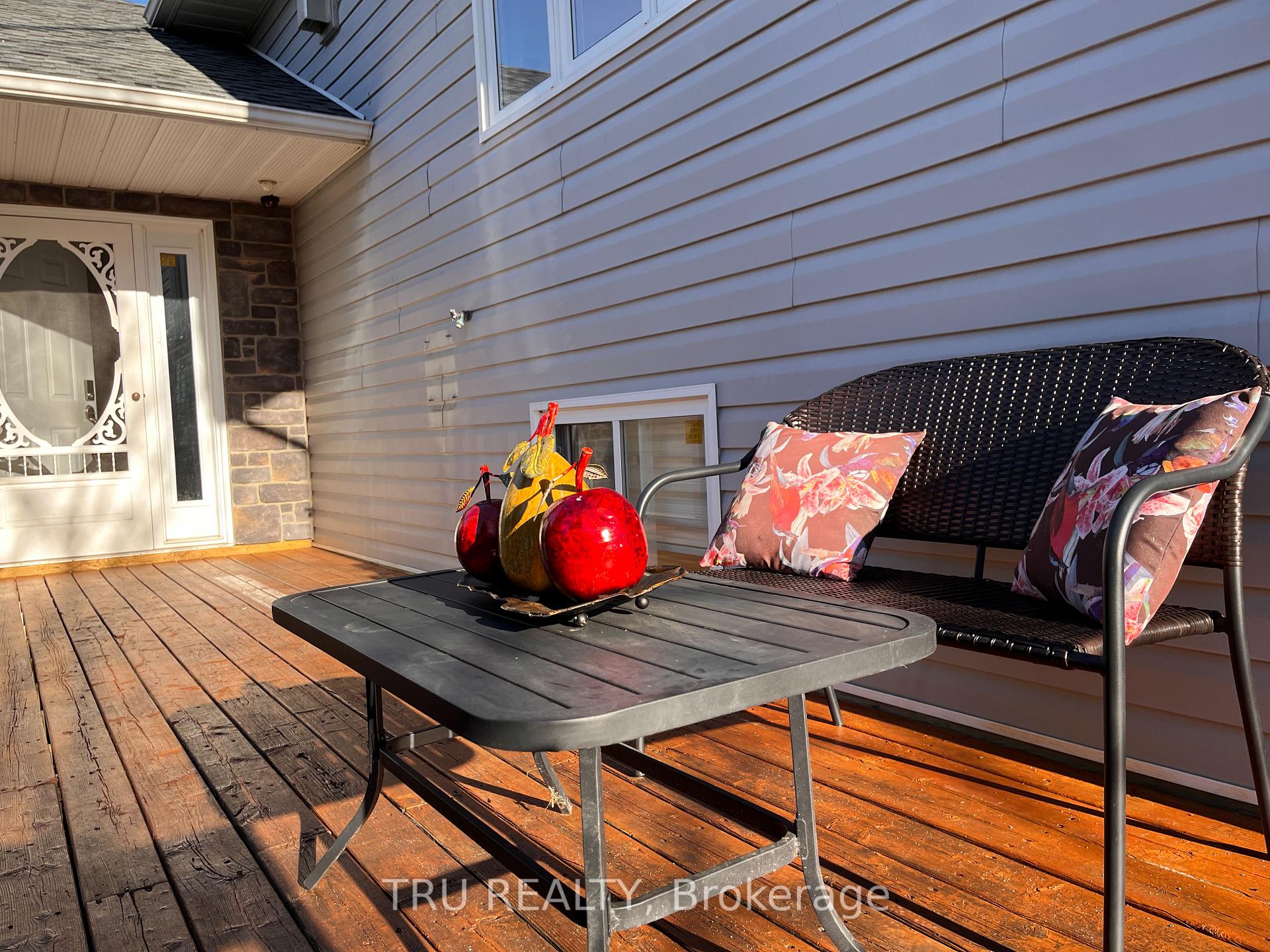 Photo 9 of 1060 7TH Line, Beckwith, Beckwith Twp — HOMEH