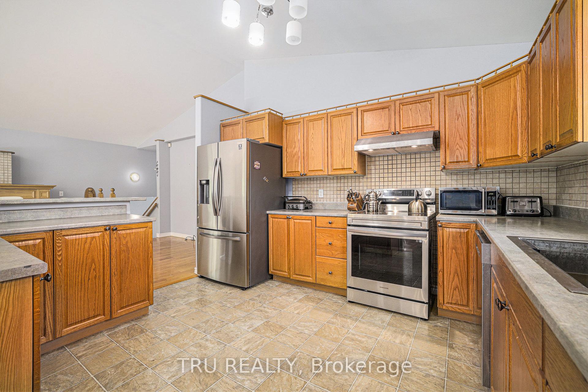 Photo 14 of 1060 7TH Line, Beckwith, Beckwith Twp — HOMEH