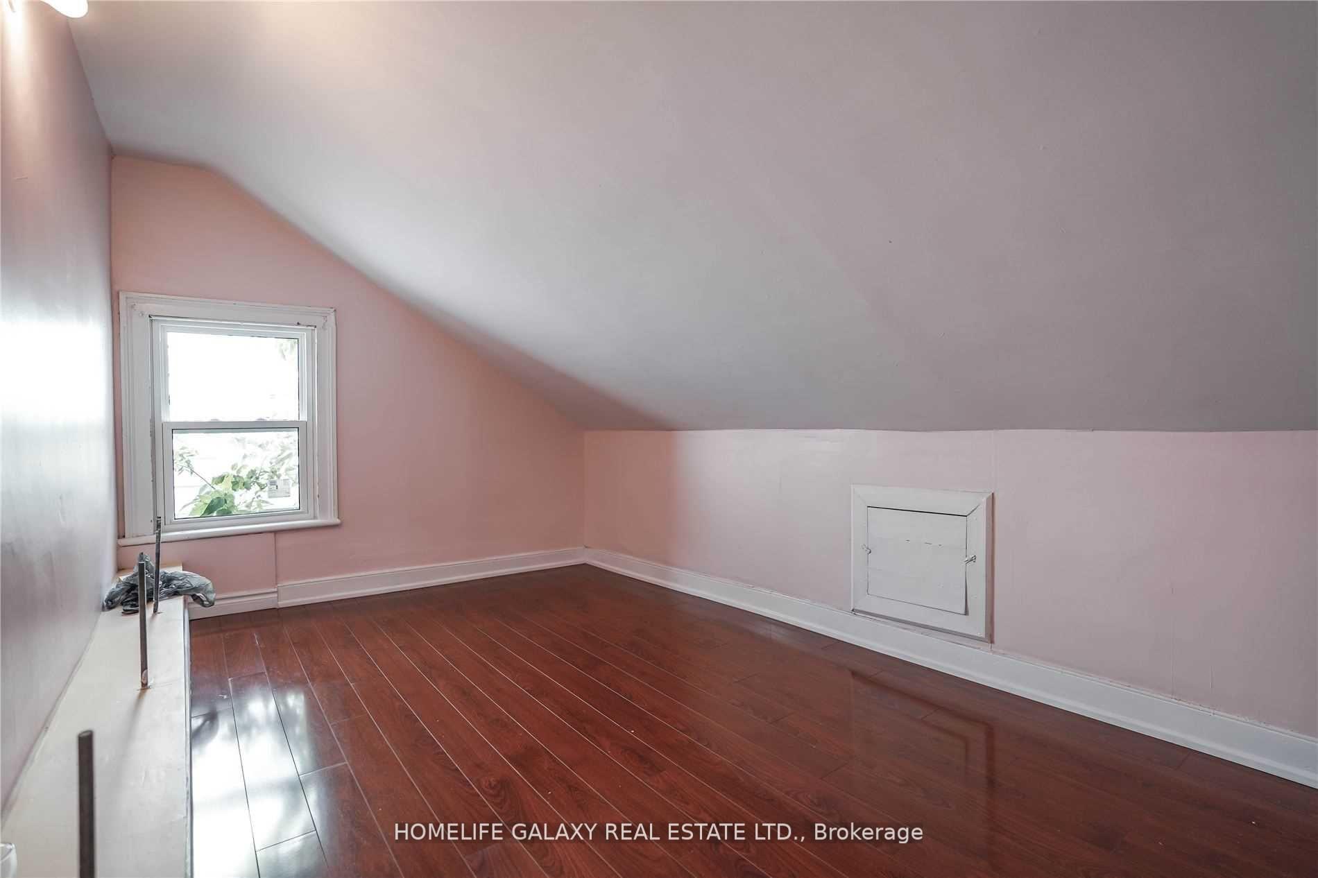 Photo 2 of 43 Mcmillan Drive, Oshawa, O'Neill — HOMEH