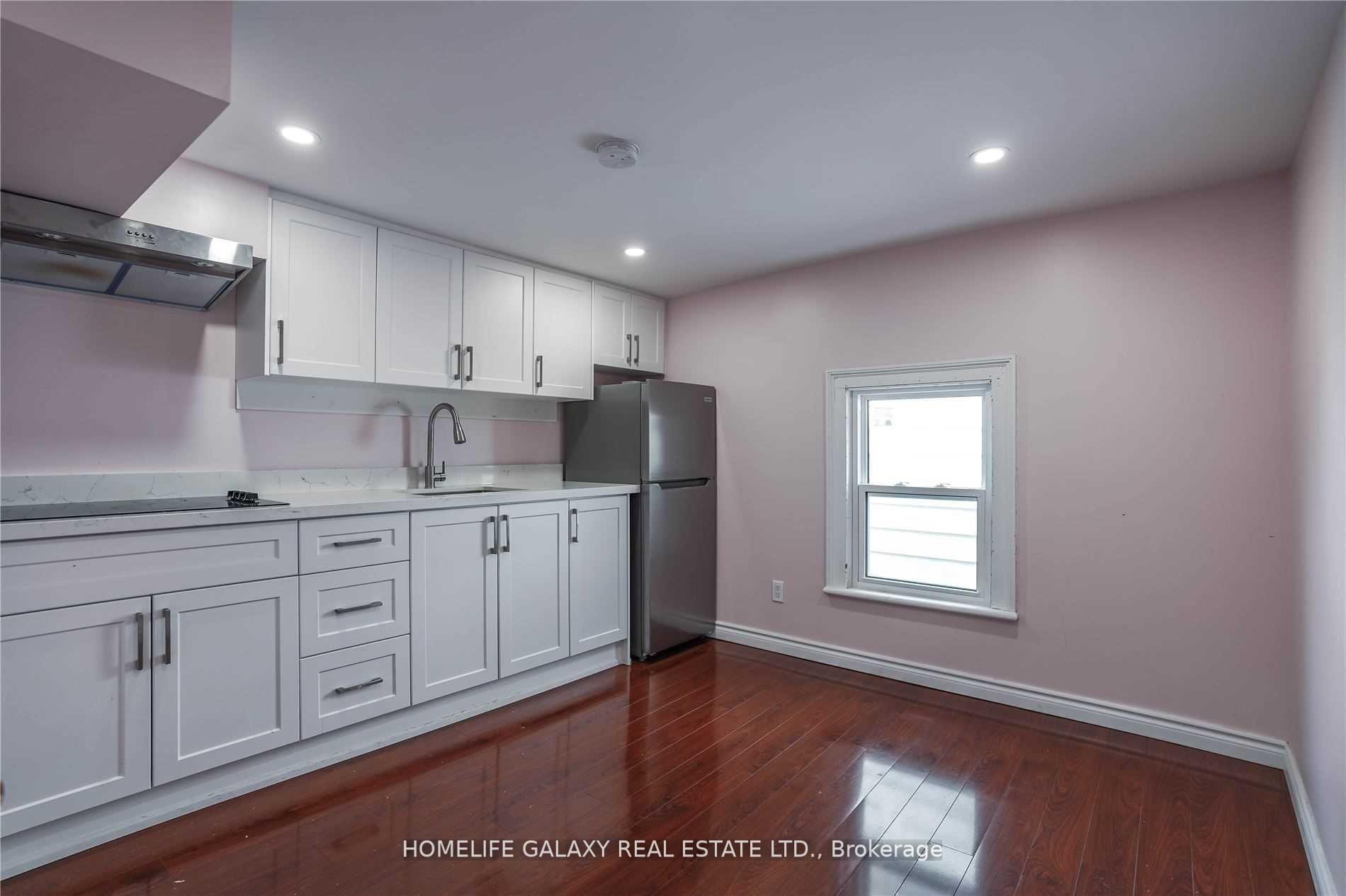 Photo 4 of 43 Mcmillan Drive, Oshawa, O'Neill — HOMEH