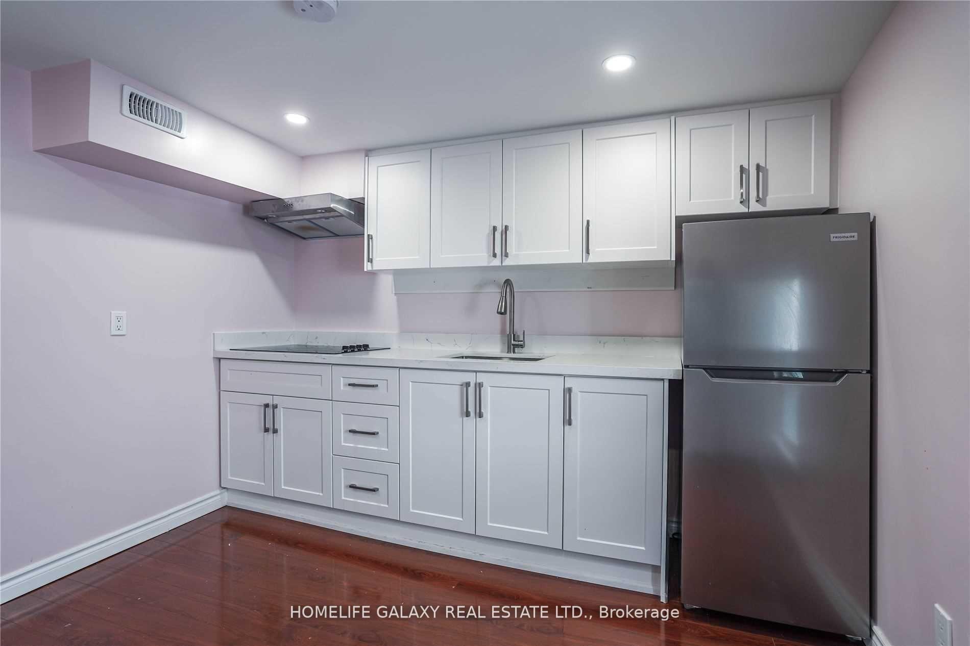 Photo 5 of 43 Mcmillan Drive, Oshawa, O'Neill — HOMEH