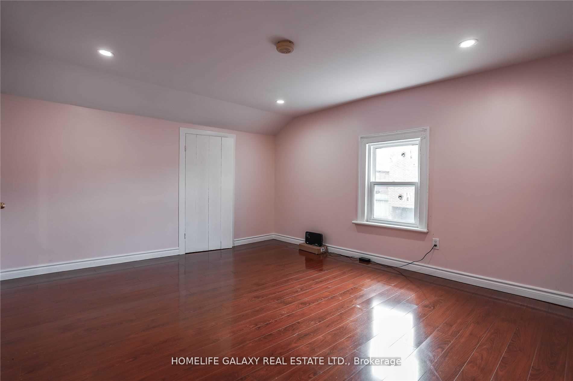 Photo 9 of 43 Mcmillan Drive, Oshawa, O'Neill — HOMEH