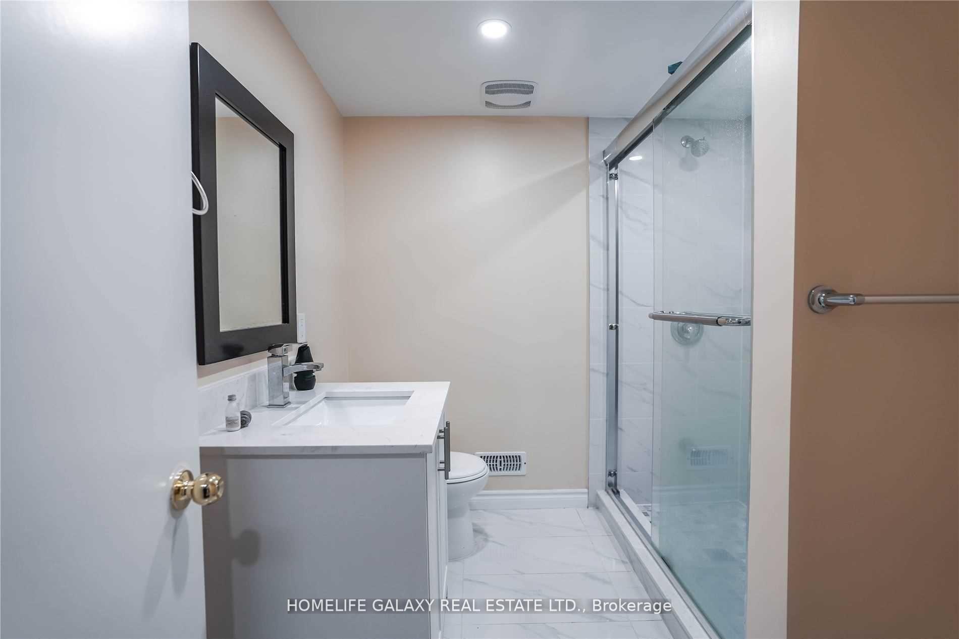 Photo 10 of 43 Mcmillan Drive, Oshawa, O'Neill — HOMEH