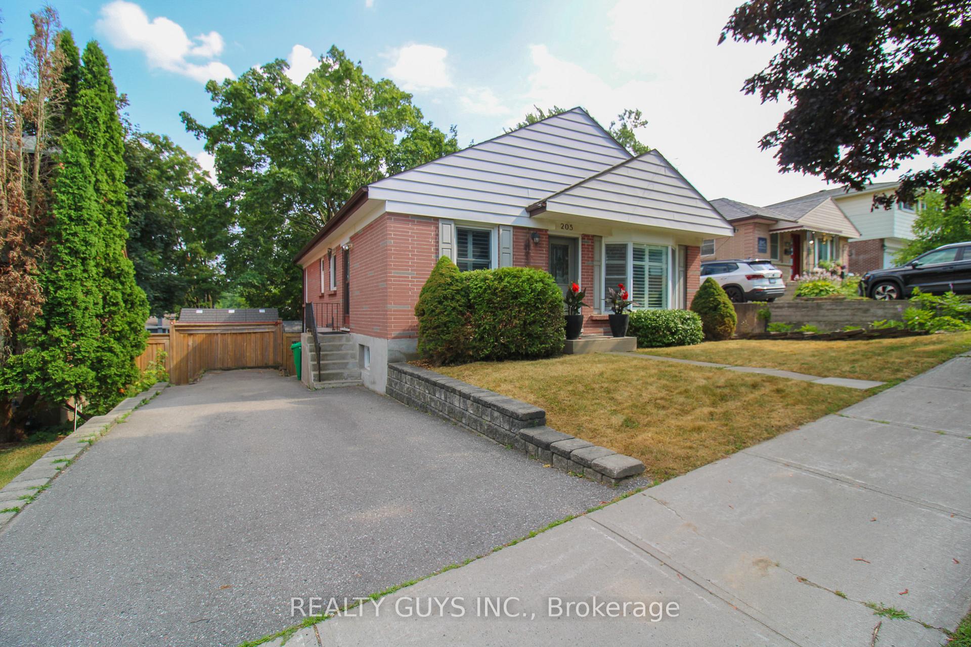 Photo 2 of 205 Shelbourne Street, Peterborough, Northcrest Ward 5 — HOMEH