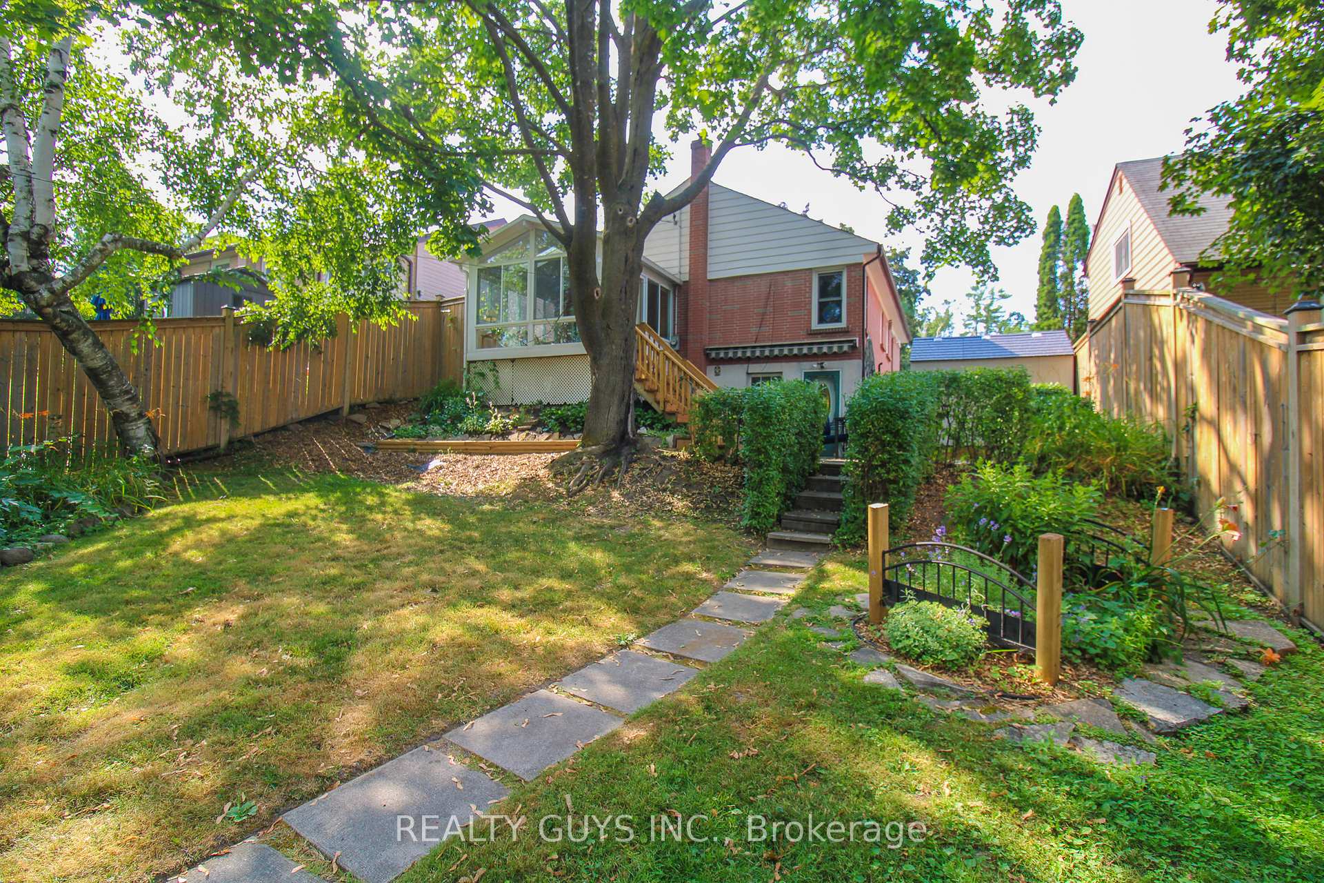 Photo 6 of 205 Shelbourne Street, Peterborough, Northcrest Ward 5 — HOMEH