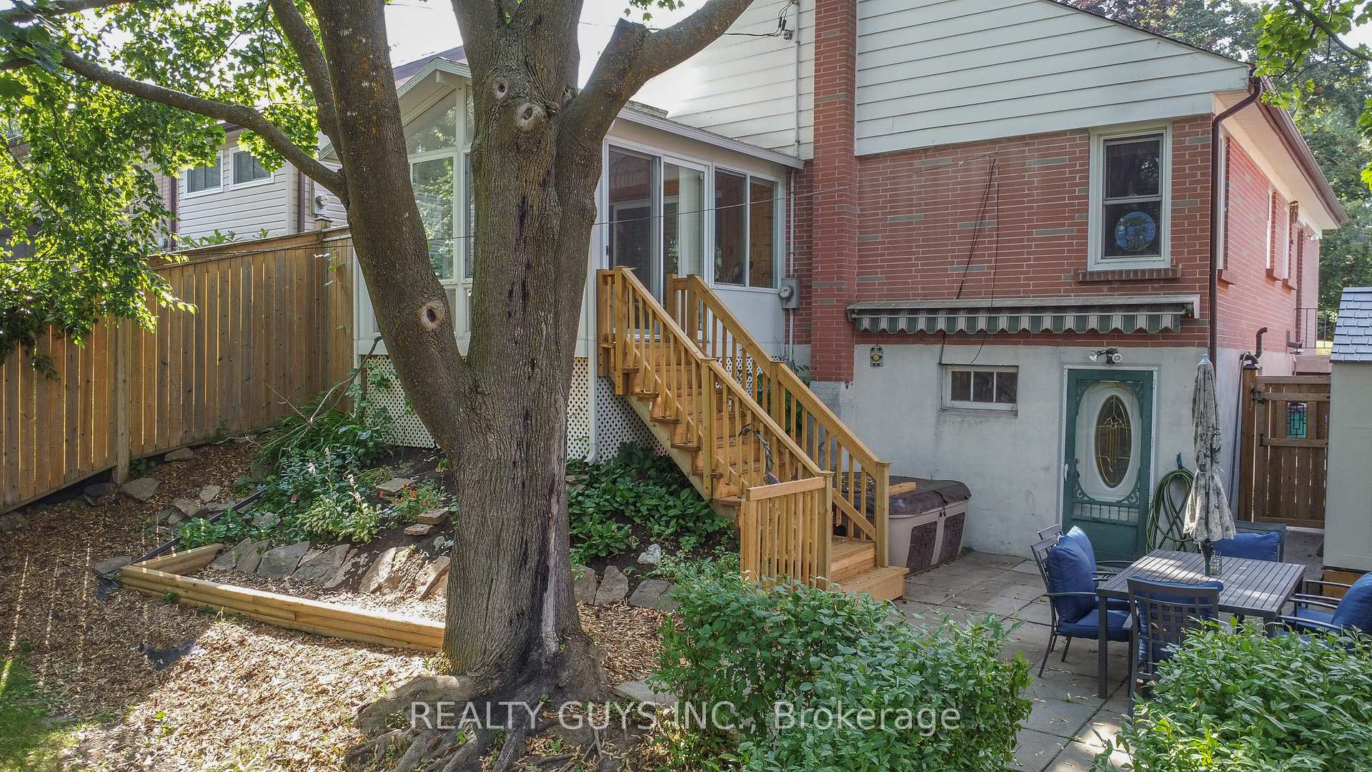 Photo 7 of 205 Shelbourne Street, Peterborough, Northcrest Ward 5 — HOMEH