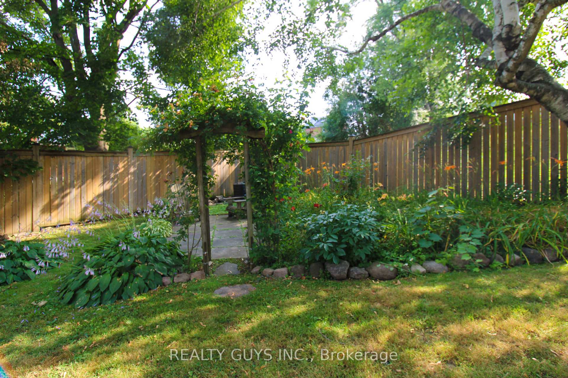 Photo 13 of 205 Shelbourne Street, Peterborough, Northcrest Ward 5 — HOMEH
