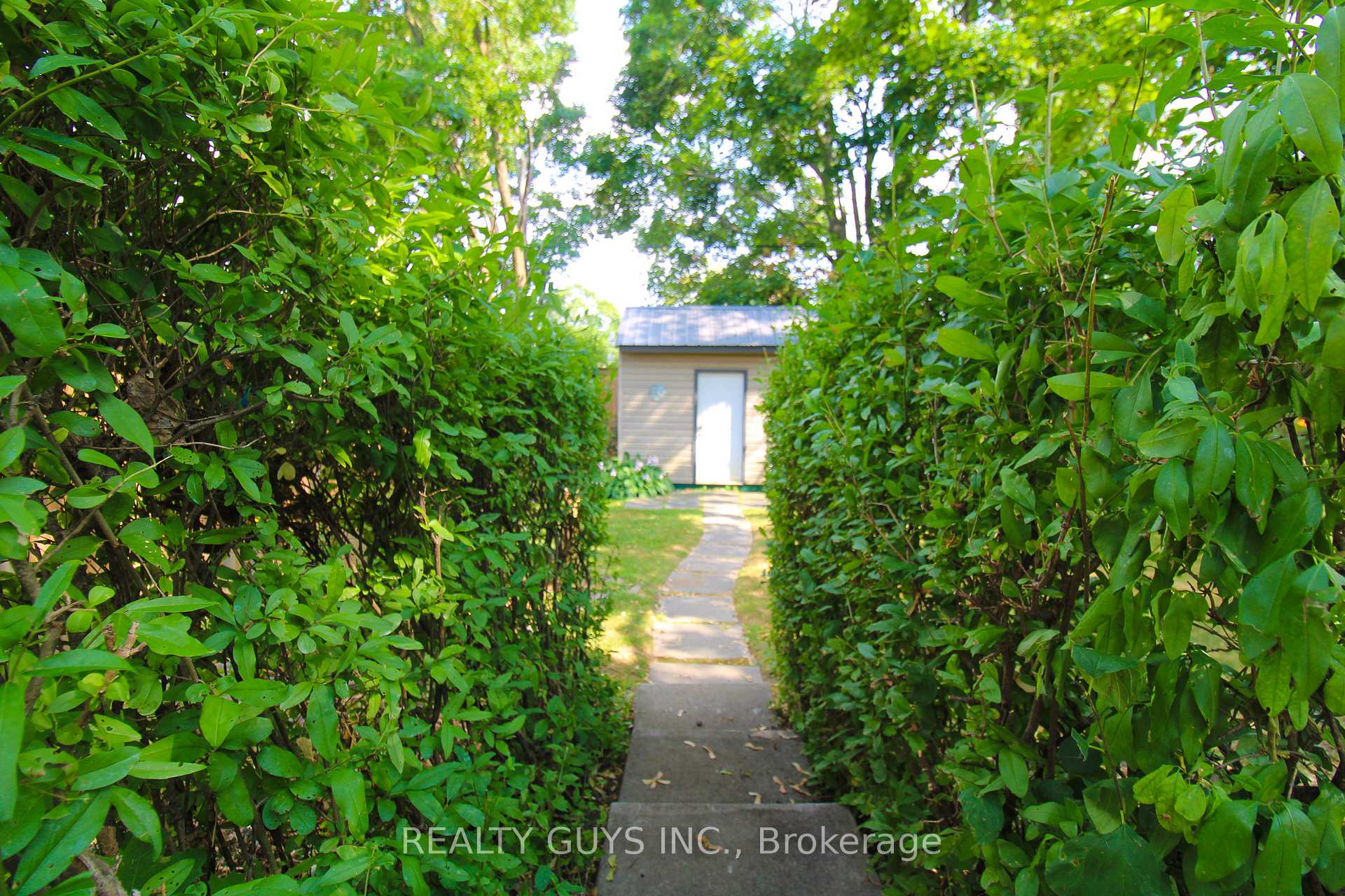 Photo 15 of 205 Shelbourne Street, Peterborough, Northcrest Ward 5 — HOMEH