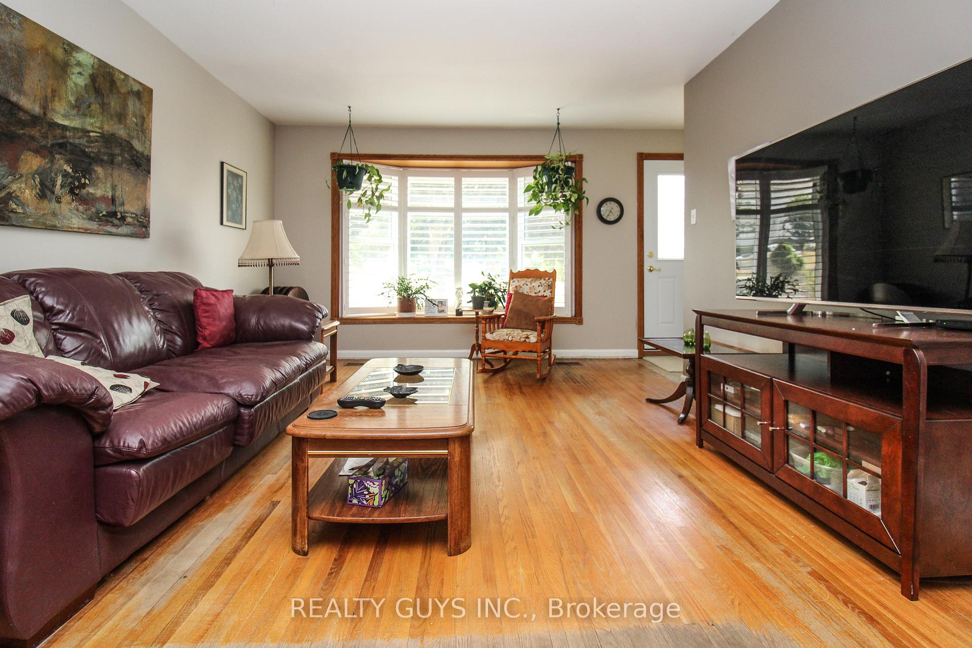 Photo 19 of 205 Shelbourne Street, Peterborough, Northcrest Ward 5 — HOMEH