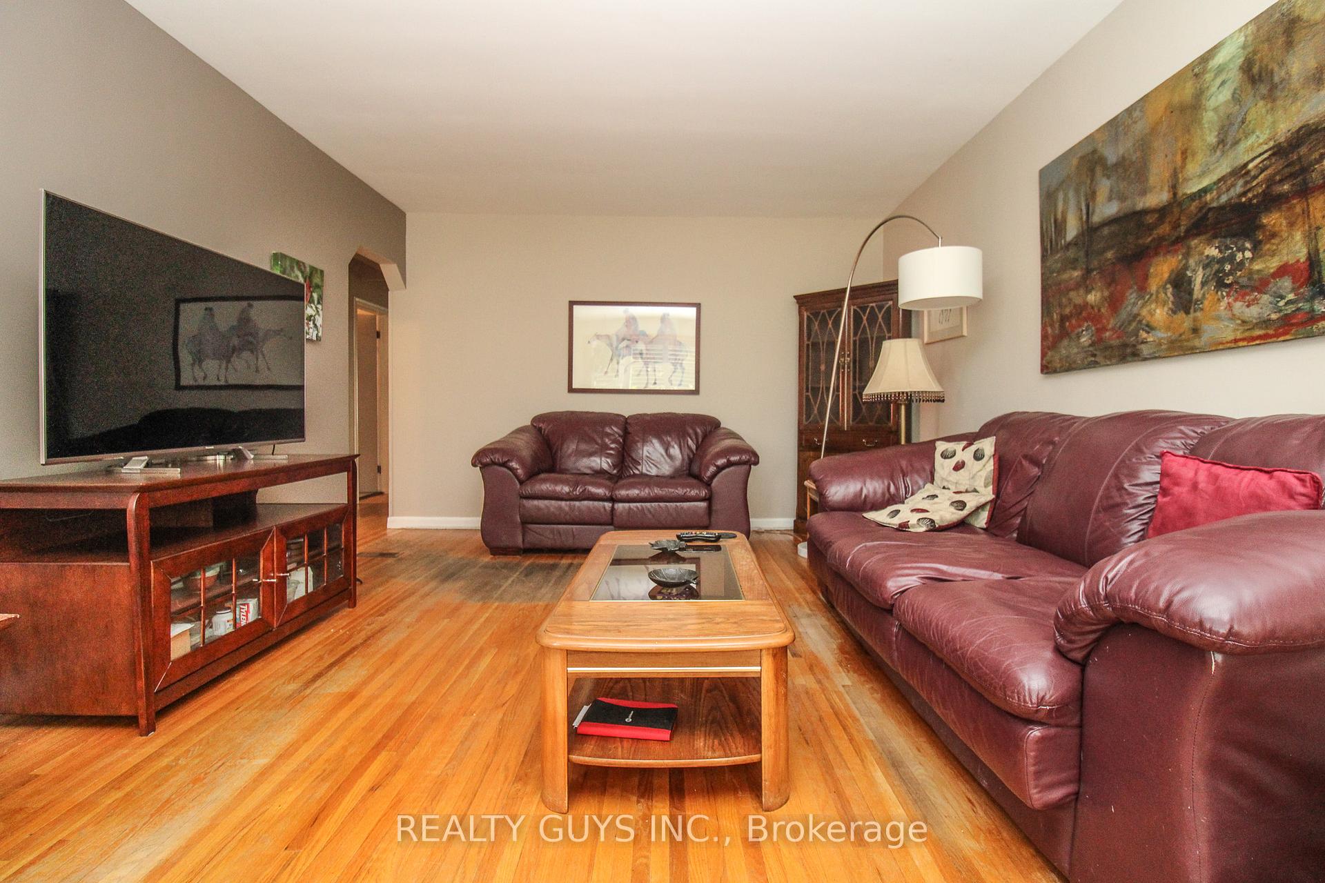 Photo 20 of 205 Shelbourne Street, Peterborough, Northcrest Ward 5 — HOMEH