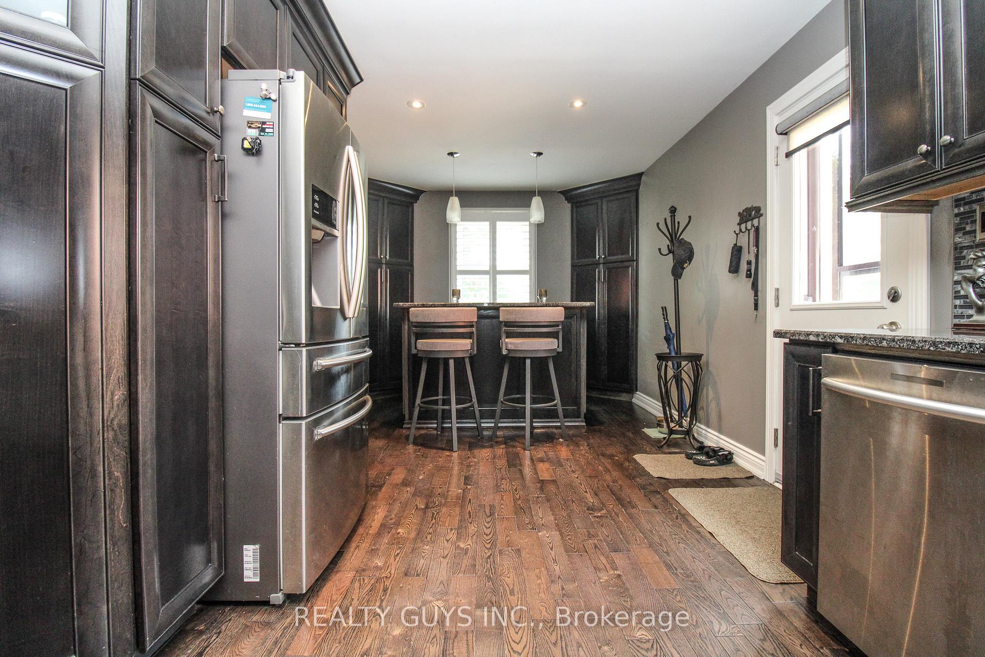 Photo 21 of 205 Shelbourne Street, Peterborough, Northcrest Ward 5 — HOMEH
