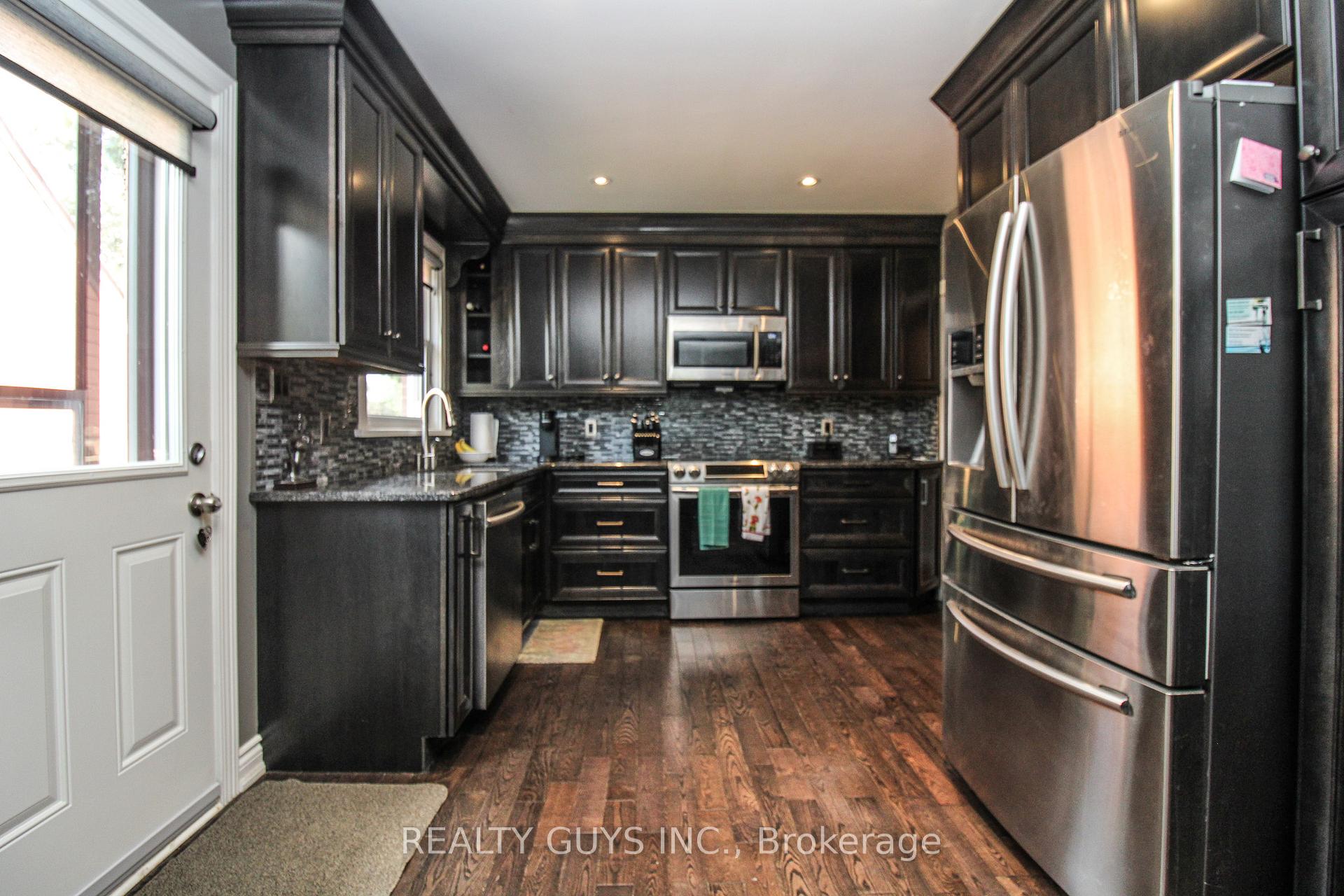 Photo 22 of 205 Shelbourne Street, Peterborough, Northcrest Ward 5 — HOMEH