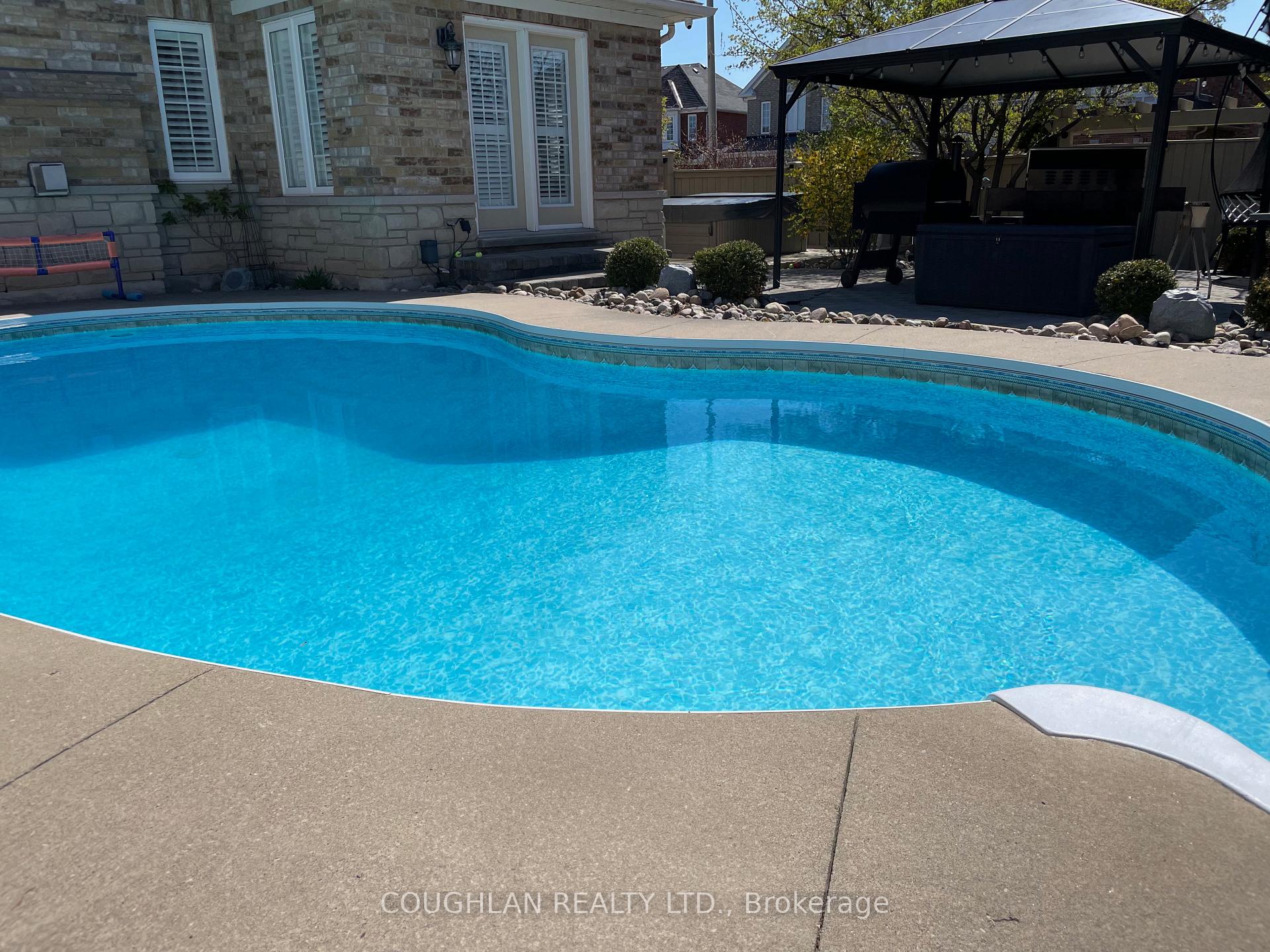 Photo 35 of 14 Gabrielle Crescent, Whitby, Rolling Acres — HOMEH