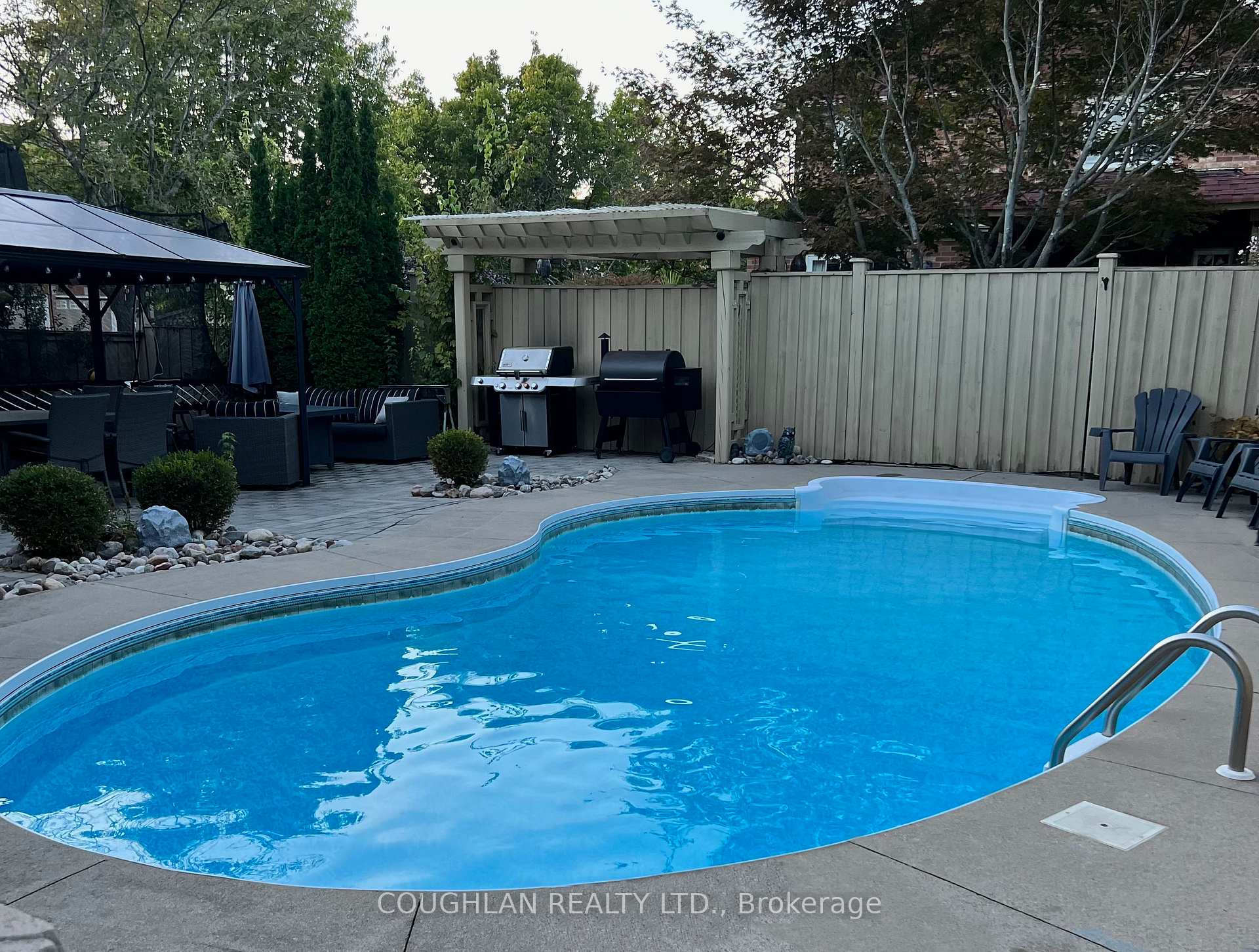 Photo 36 of 14 Gabrielle Crescent, Whitby, Rolling Acres — HOMEH