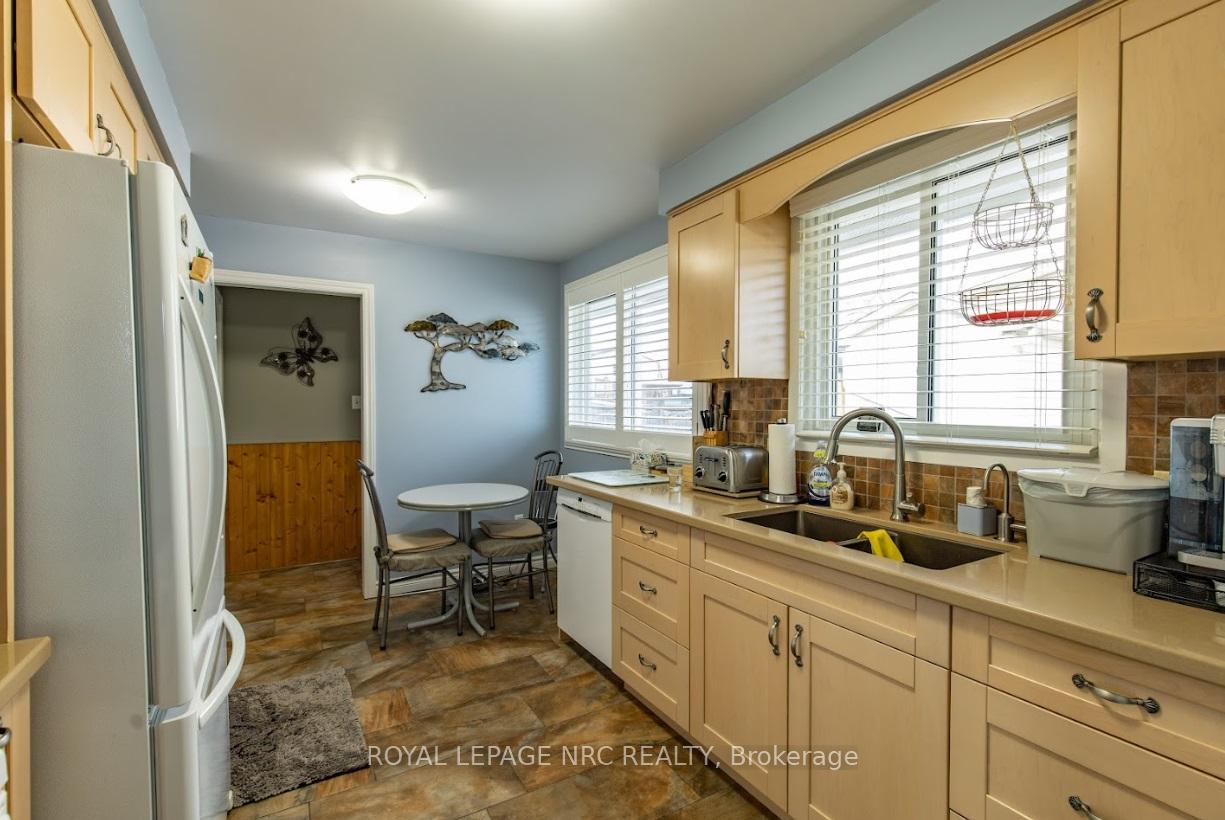 Photo 7 of 270 Marshall Avenue, Welland, Broadway — HOMEH