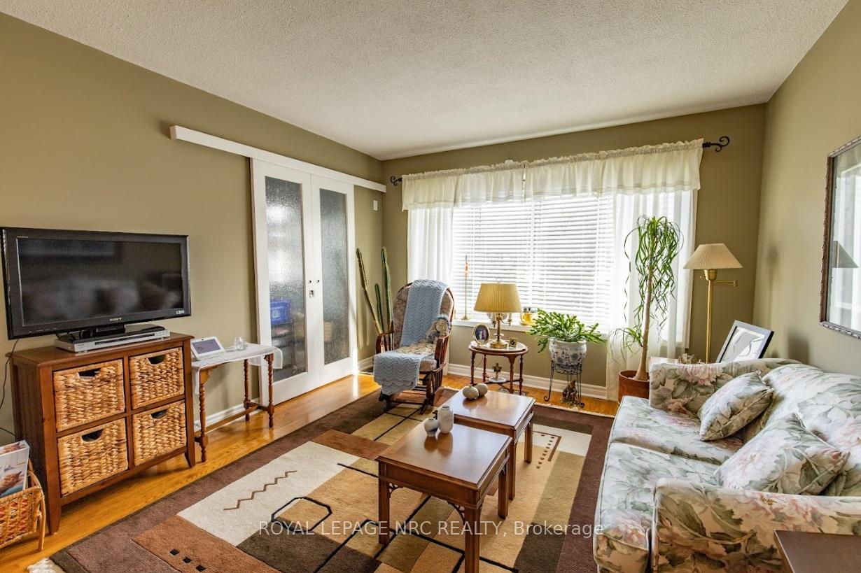 Photo 10 of 270 Marshall Avenue, Welland, Broadway — HOMEH