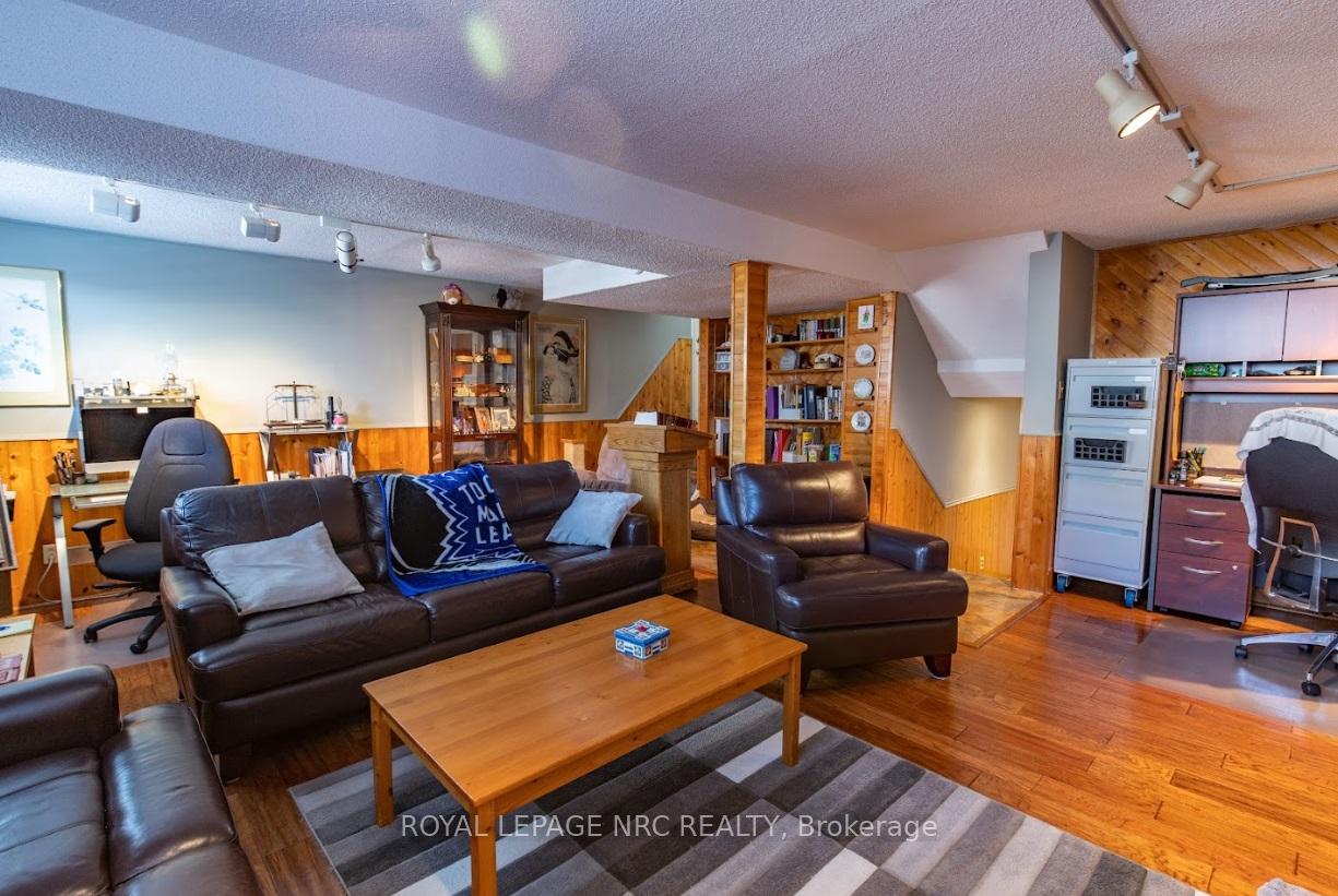 Photo 17 of 270 Marshall Avenue, Welland, Broadway — HOMEH