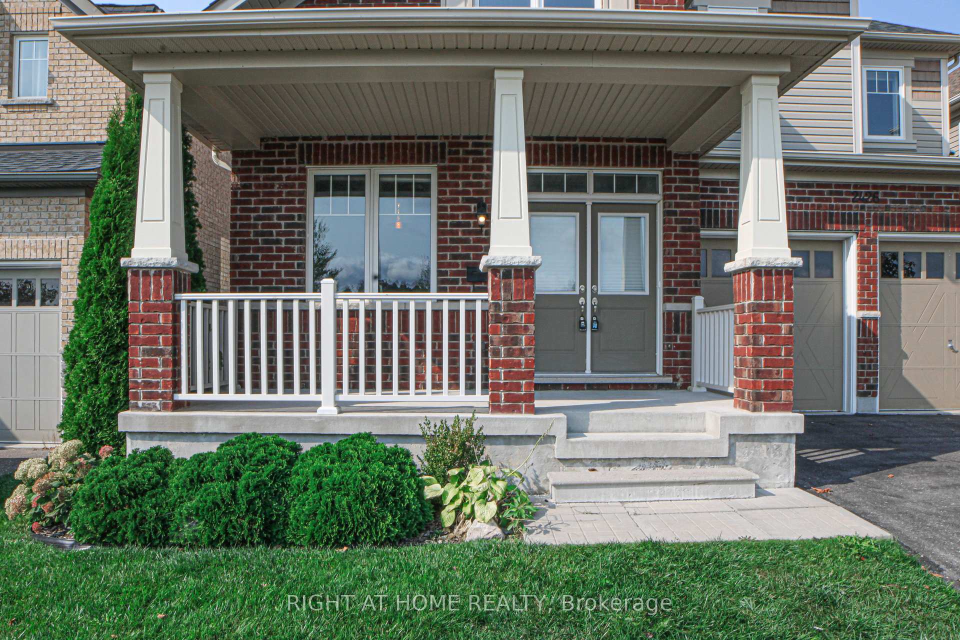 Photo 3 of 2426 Bridle Road, Oshawa, Windfields — HOMEH