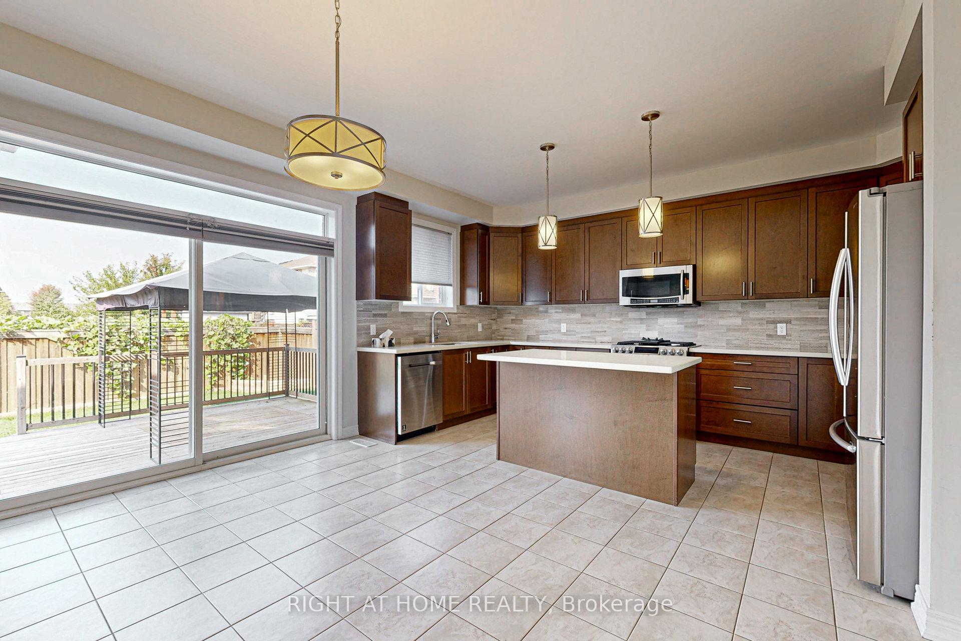 Photo 11 of 2426 Bridle Road, Oshawa, Windfields — HOMEH