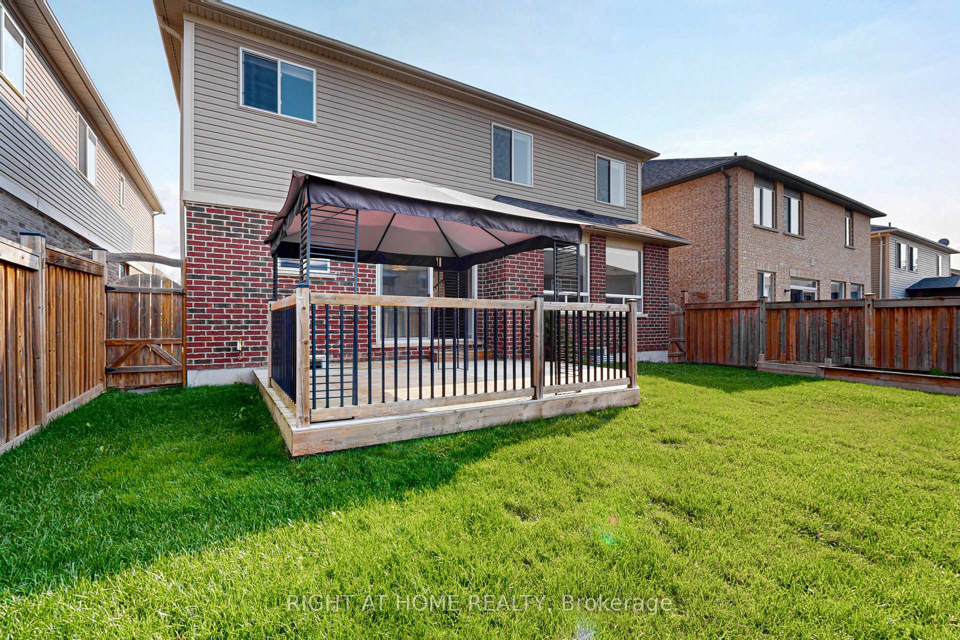 Photo 23 of 2426 Bridle Road, Oshawa, Windfields — HOMEH