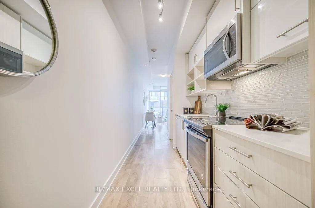 Photo 3 of Unit 318, 128 Fairview Mall Drive, North York, Don Valley Village — HOMEH