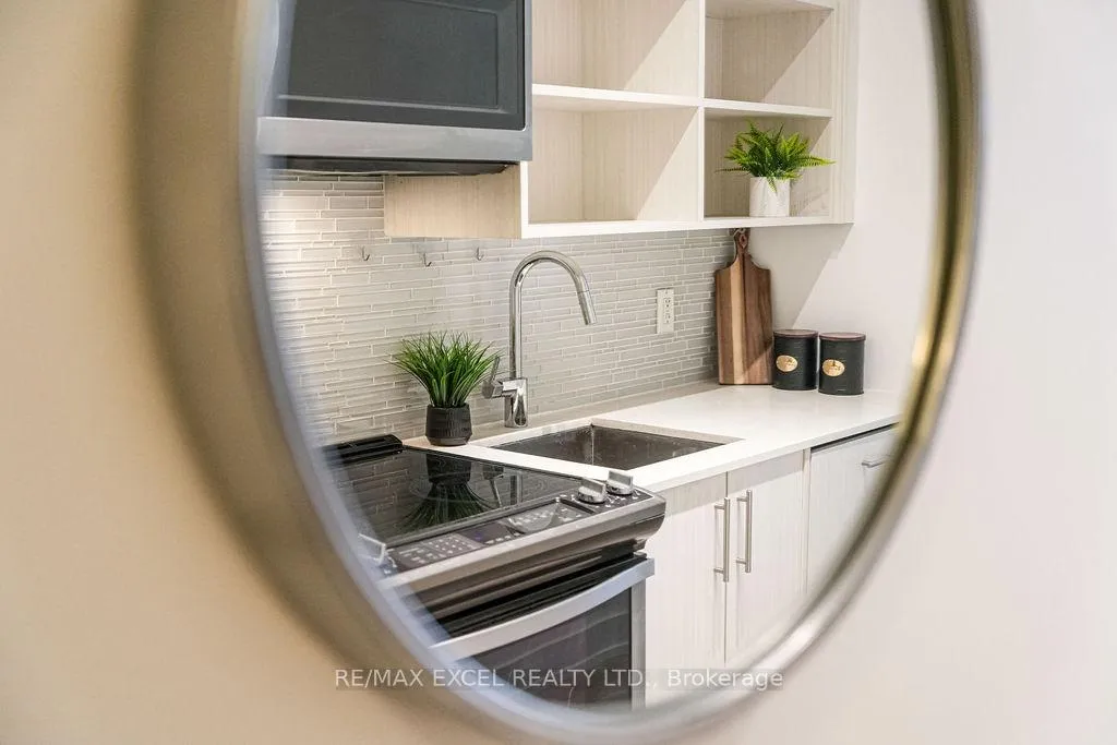 Photo 6 of Unit 318, 128 Fairview Mall Drive, North York, Don Valley Village — HOMEH