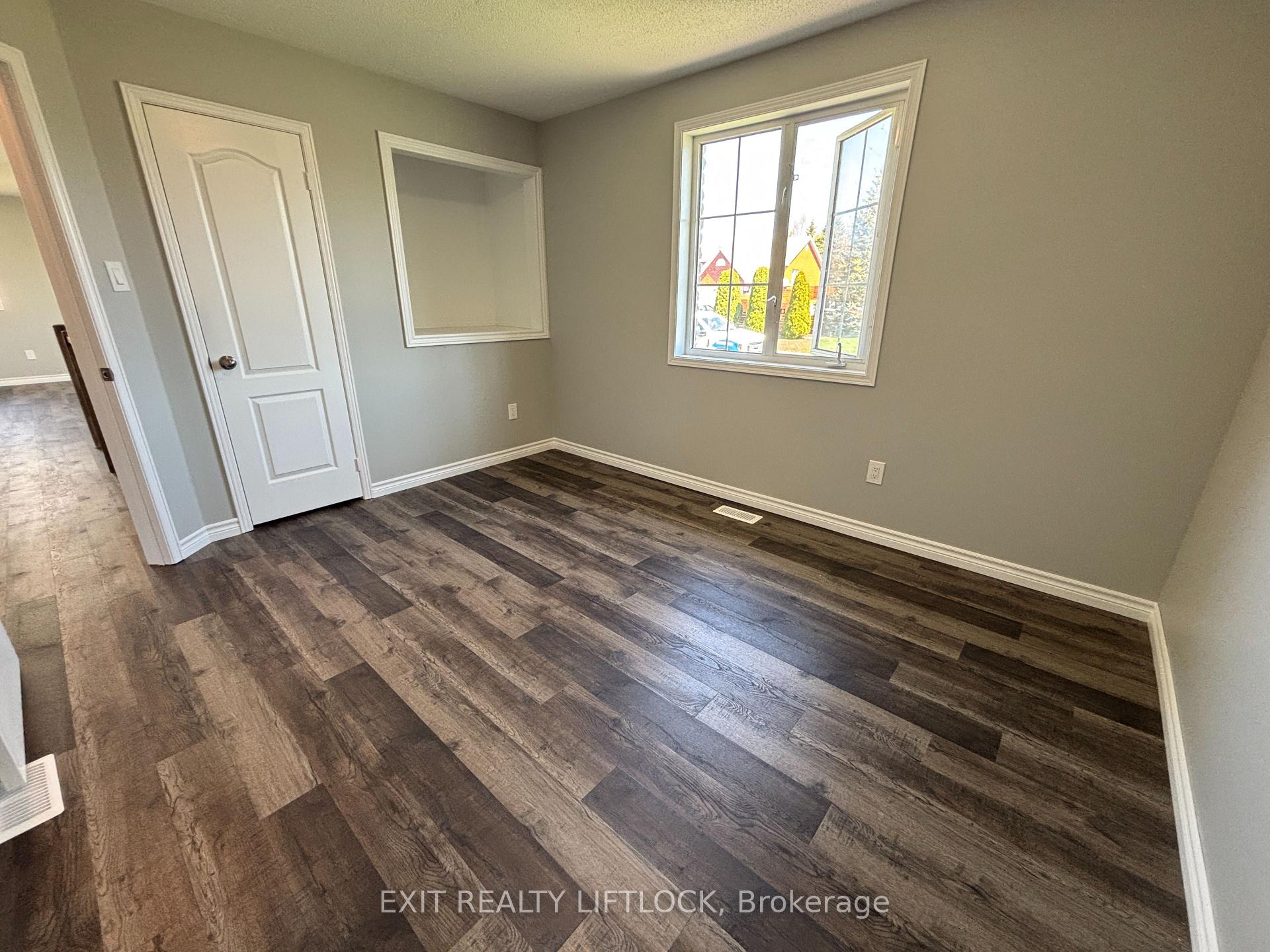 Photo 24 of 1018 Baker Street, Peterborough, Northcrest Ward 5 — HOMEH