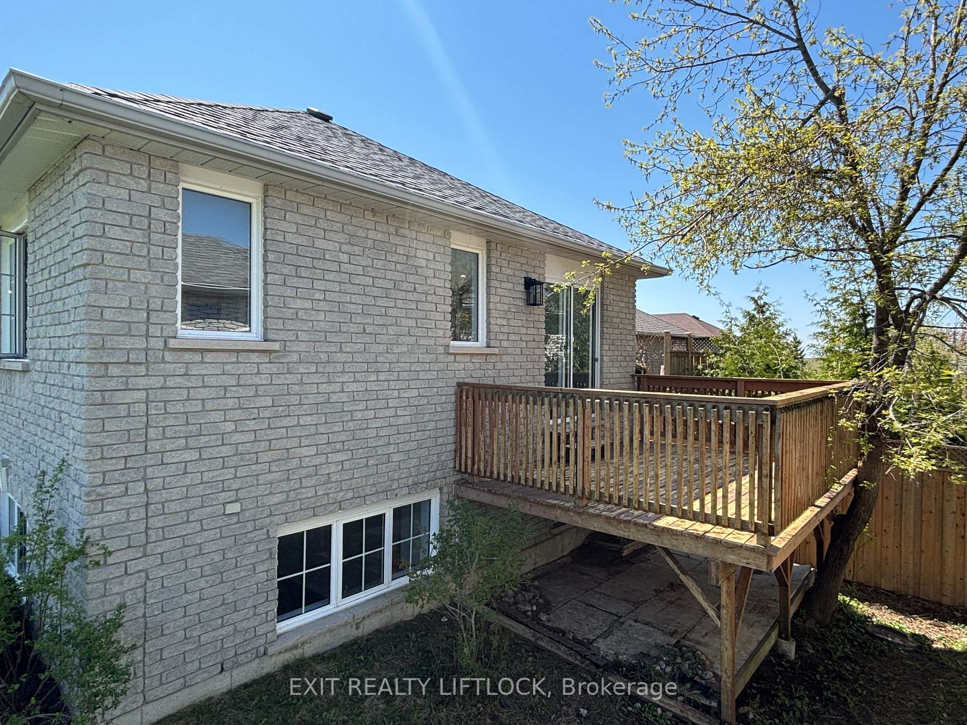 Photo 25 of 1018 Baker Street, Peterborough, Northcrest Ward 5 — HOMEH