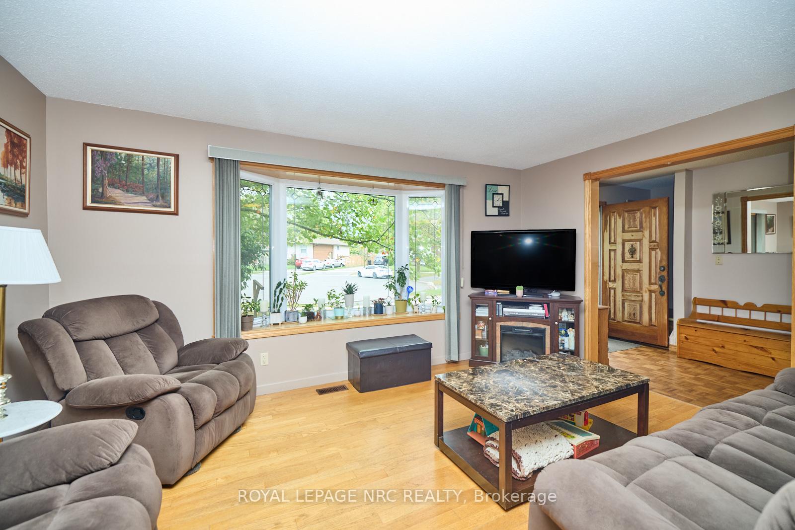 Photo 6 of 27 Meadowvale Place, Welland, N. Welland — HOMEH