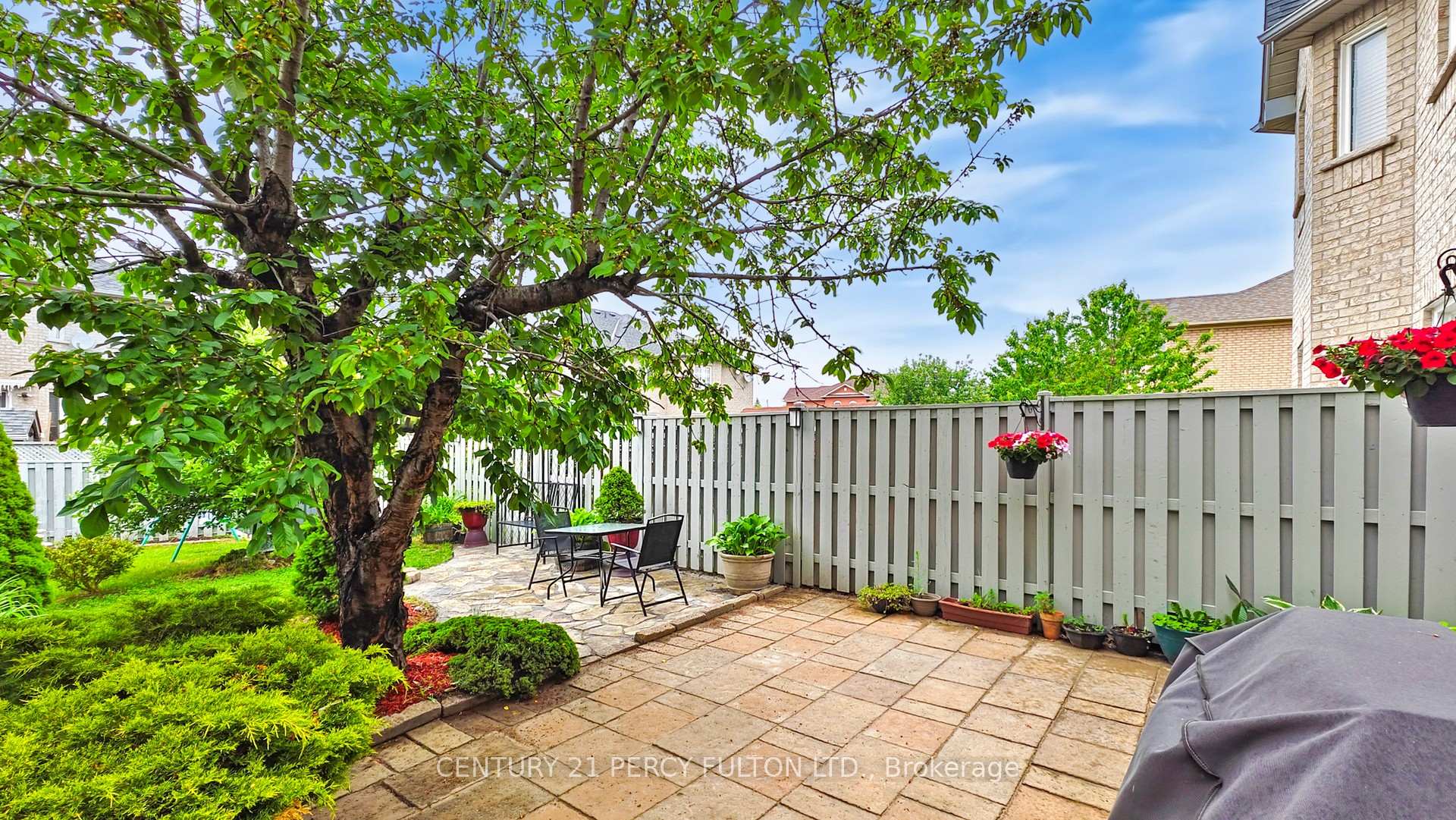Photo 15 of 237 Royal Appian Crescent, Vaughan, Patterson — HOMEH