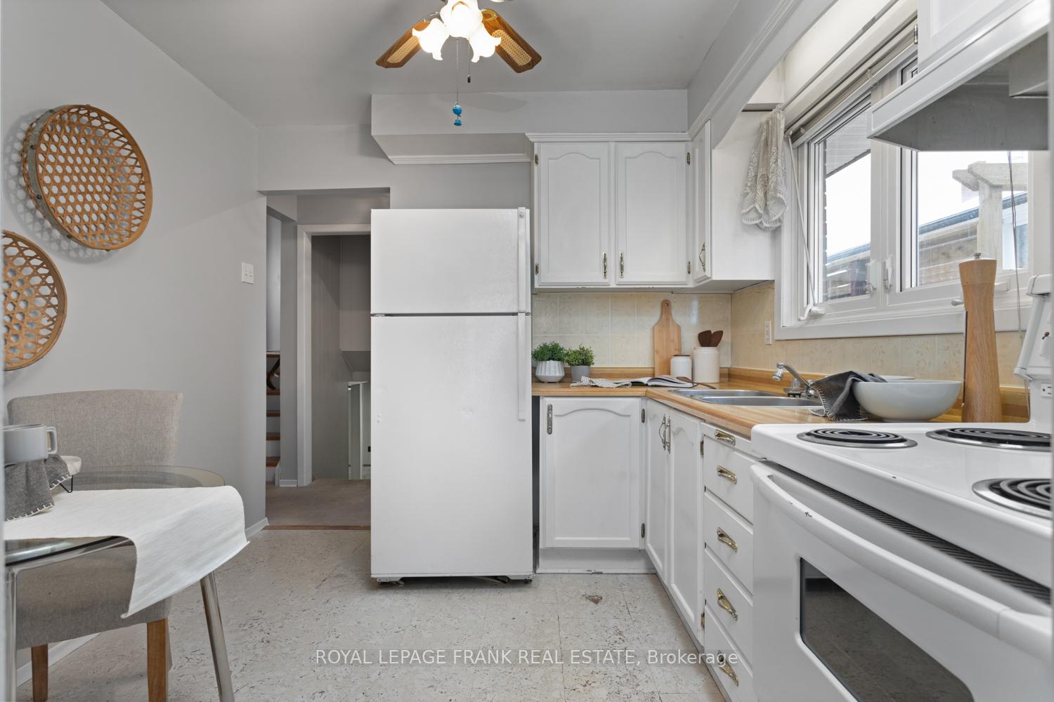 Photo 9 of 64 Seneca Avenue, Oshawa, Samac — HOMEH
