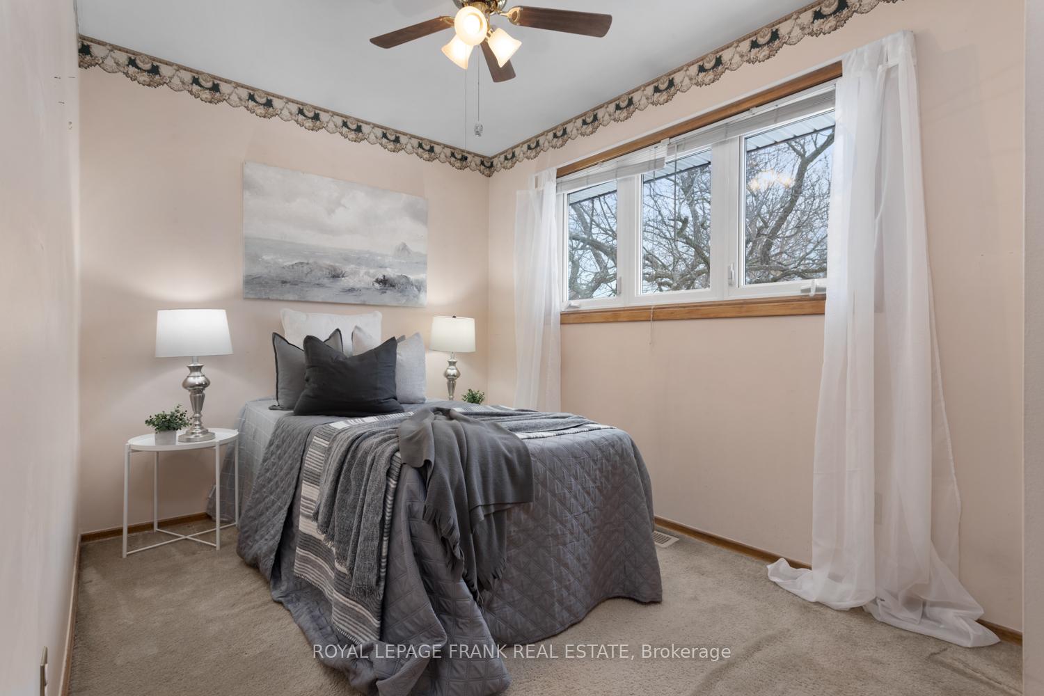 Photo 13 of 64 Seneca Avenue, Oshawa, Samac — HOMEH