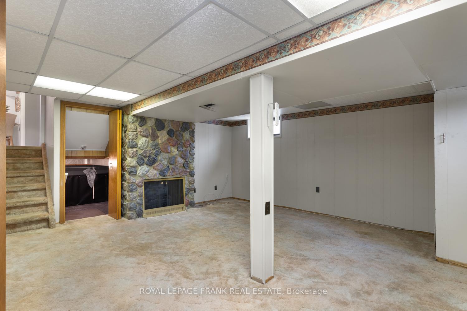 Photo 17 of 64 Seneca Avenue, Oshawa, Samac — HOMEH