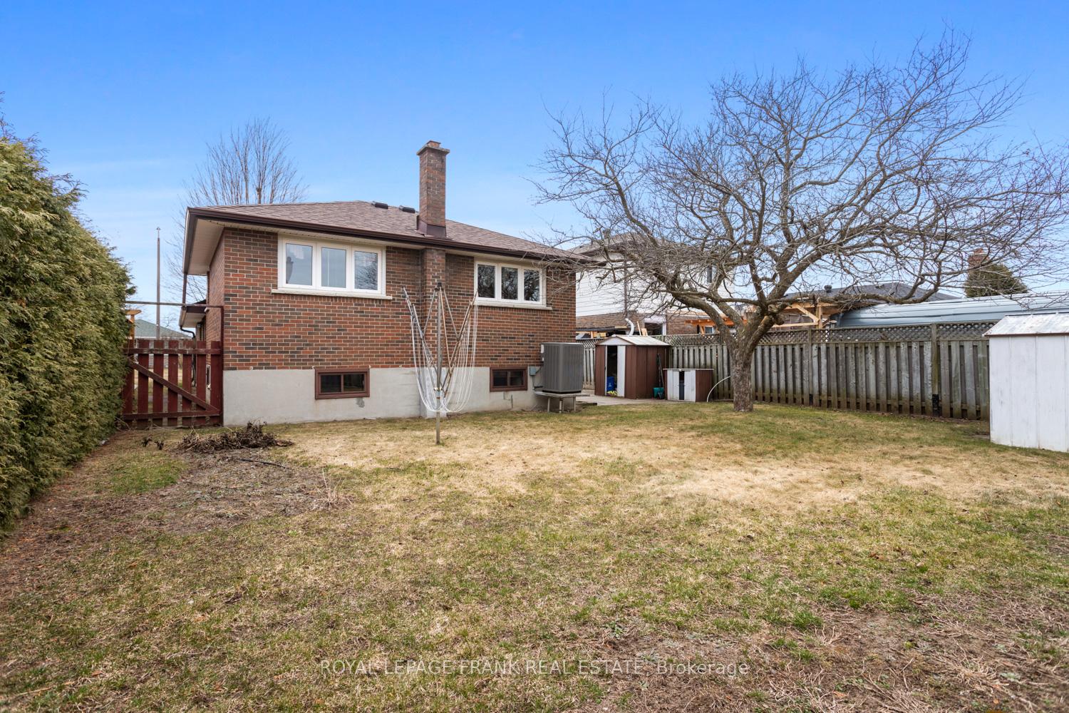 Photo 23 of 64 Seneca Avenue, Oshawa, Samac — HOMEH