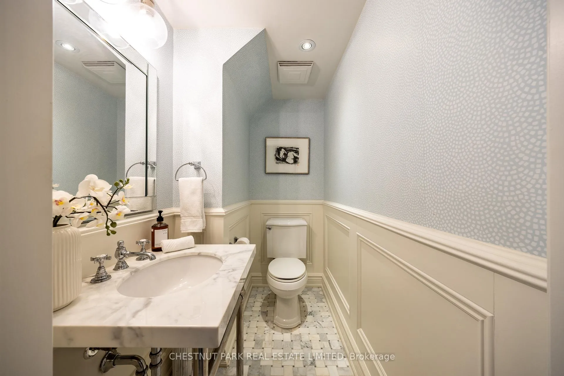 Photo 4 of Unit TH16, 1 Baxter Street, Toronto, Rosedale-Moore Park — HOMEH