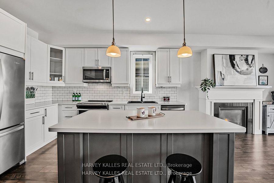 Photo 3 of 203 Yellow Birch Crescent, Blue Mountains — HOMEH
