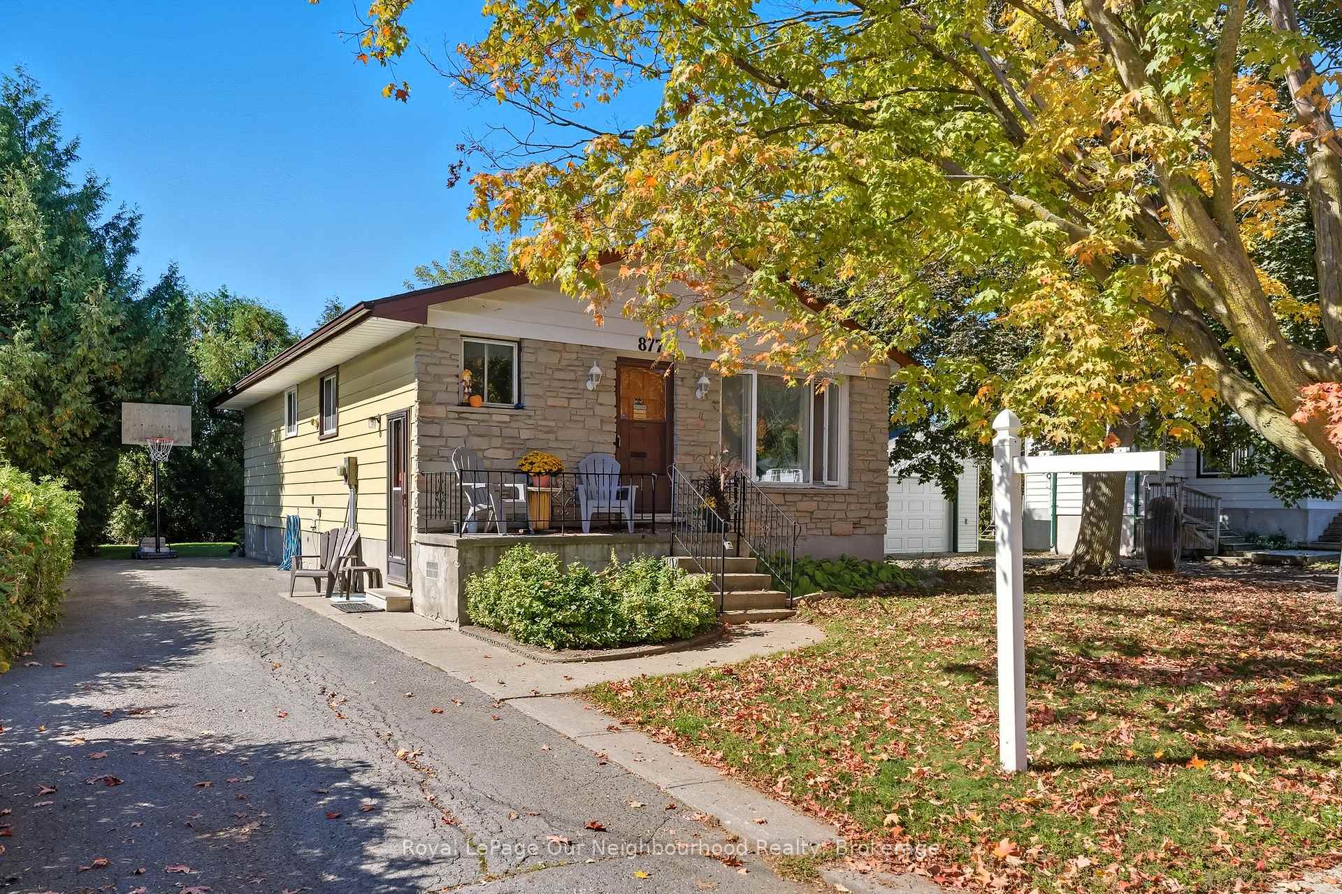 Photo 3 of 877 Western Avenue, Peterborough, Otonabee Ward 1 — HOMEH