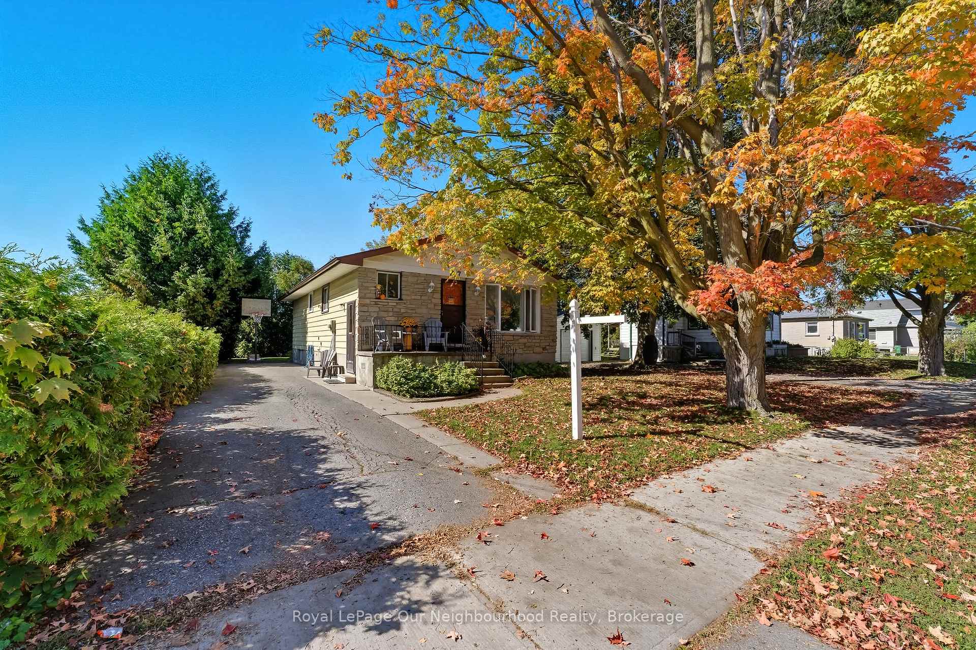 Photo 5 of 877 Western Avenue, Peterborough, Otonabee Ward 1 — HOMEH