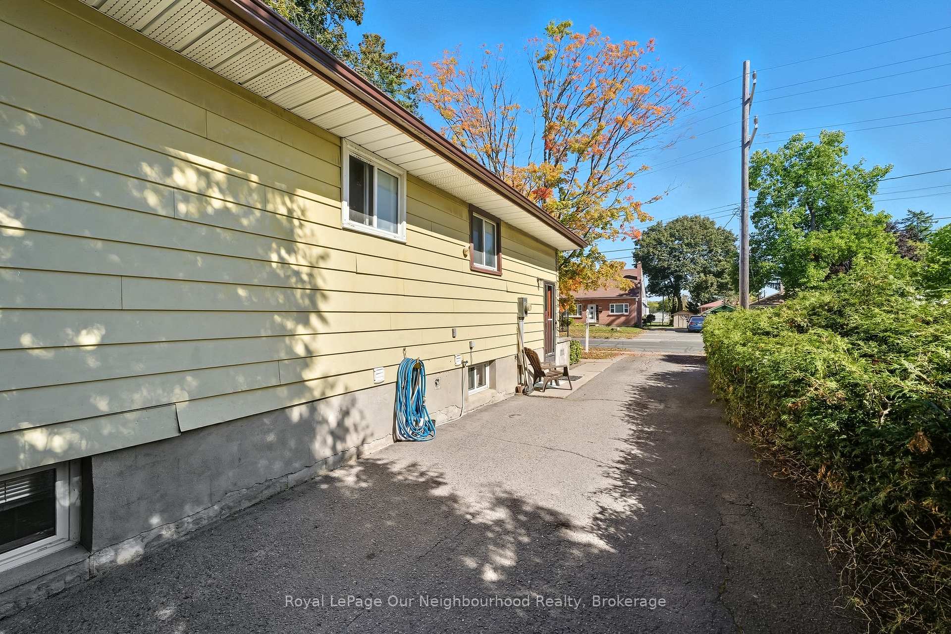 Photo 9 of 877 Western Avenue, Peterborough, Otonabee Ward 1 — HOMEH