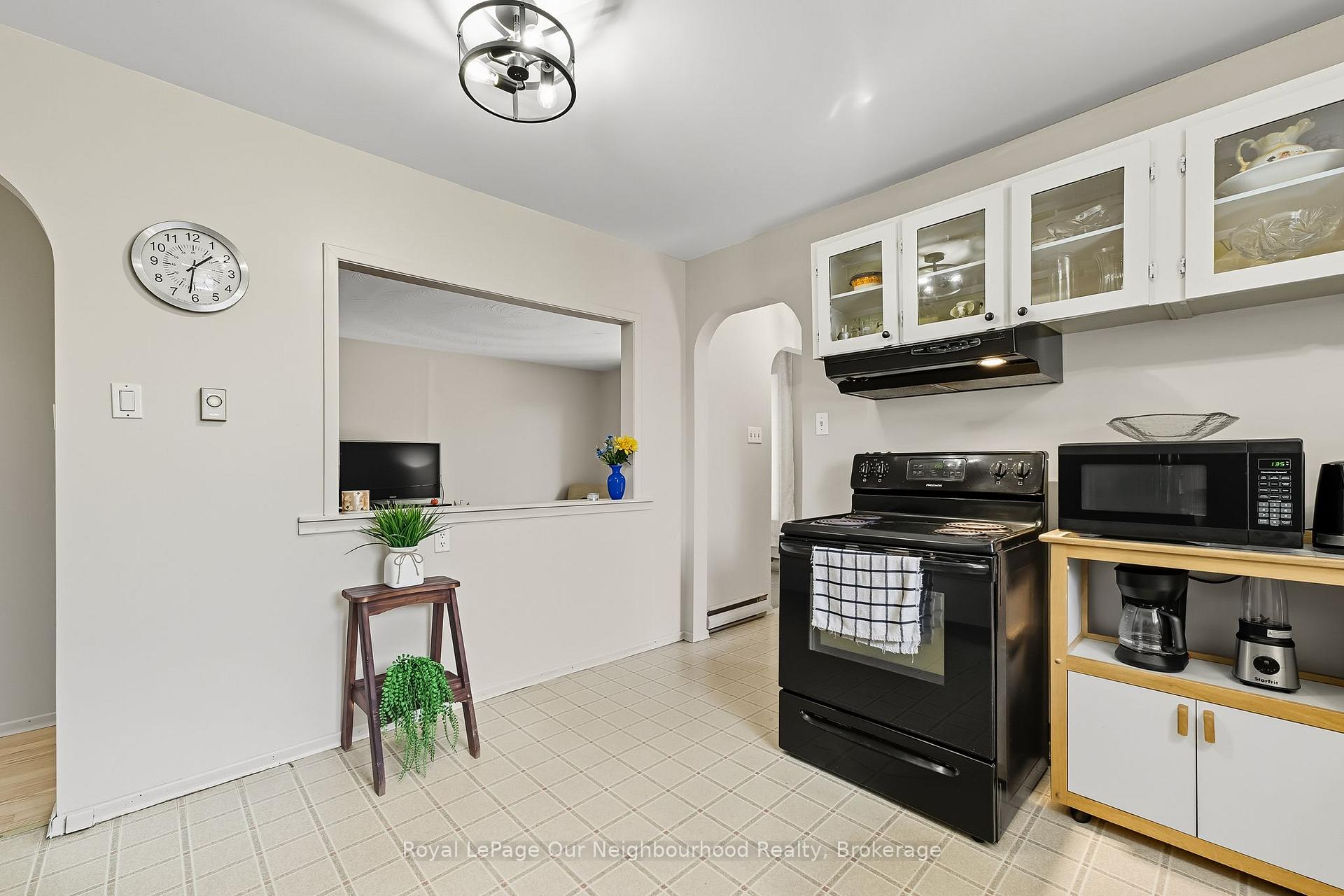 Photo 29 of 877 Western Avenue, Peterborough, Otonabee Ward 1 — HOMEH