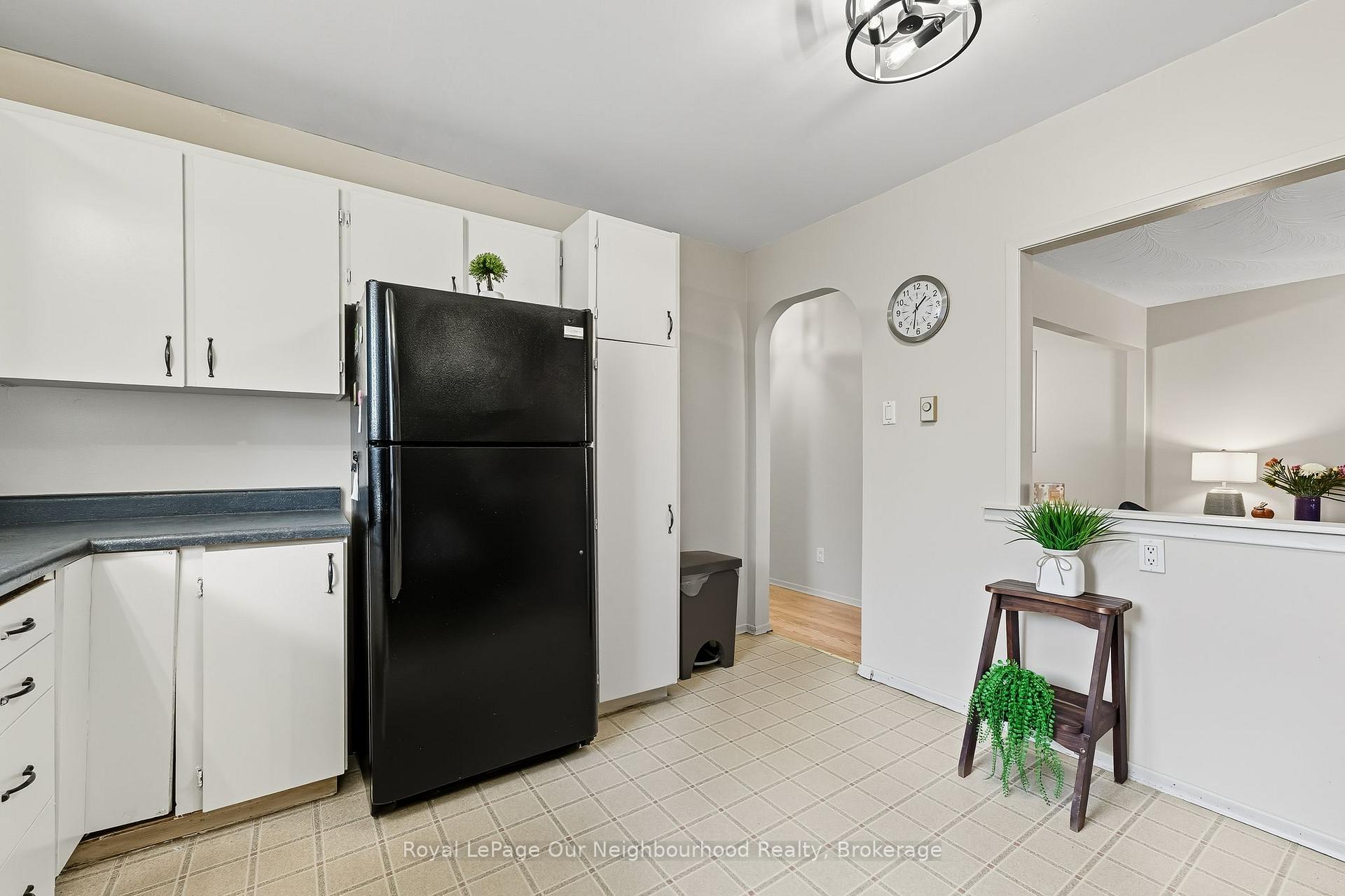 Photo 30 of 877 Western Avenue, Peterborough, Otonabee Ward 1 — HOMEH
