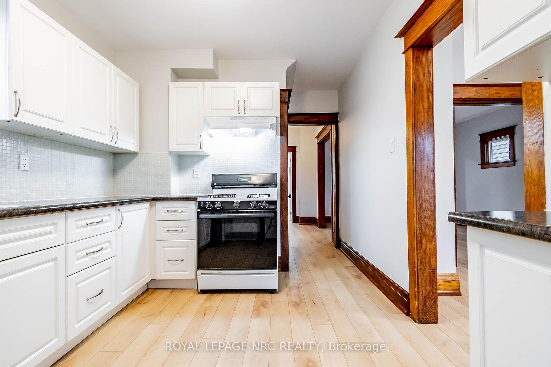 Photo 12 of 57 Oakland Avenue, Welland, Broadway — HOMEH