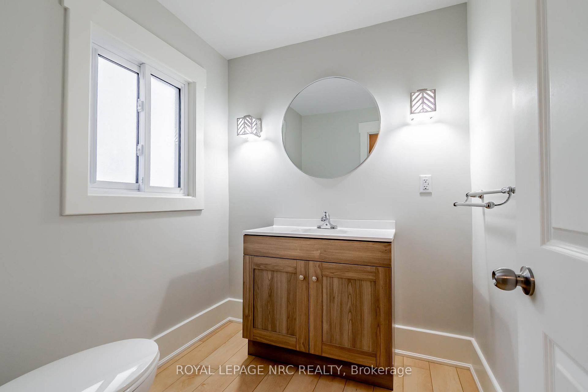 Photo 20 of 57 Oakland Avenue, Welland, Broadway — HOMEH