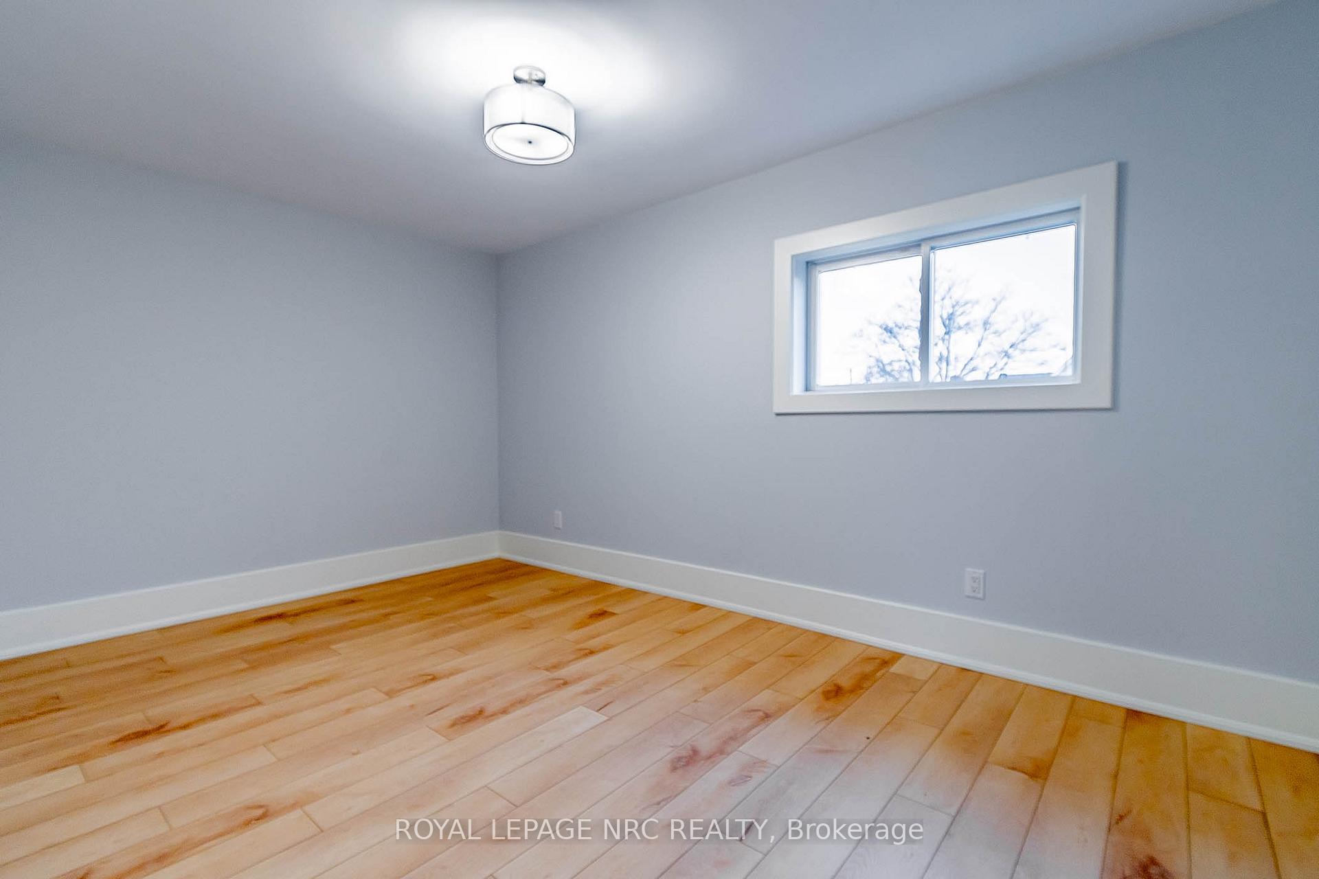 Photo 25 of 57 Oakland Avenue, Welland, Broadway — HOMEH