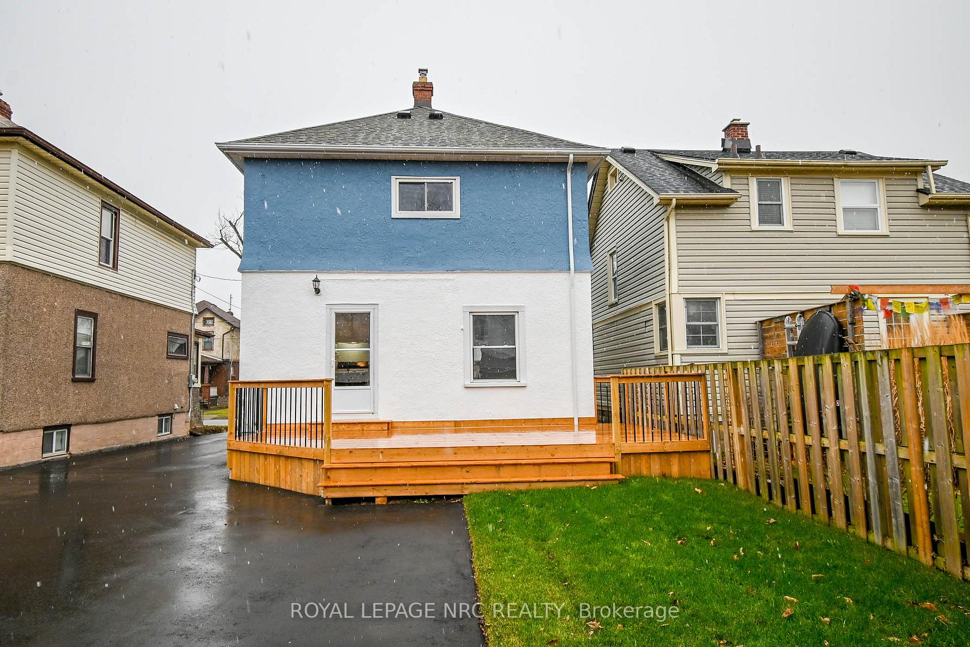 Photo 32 of 57 Oakland Avenue, Welland, Broadway — HOMEH