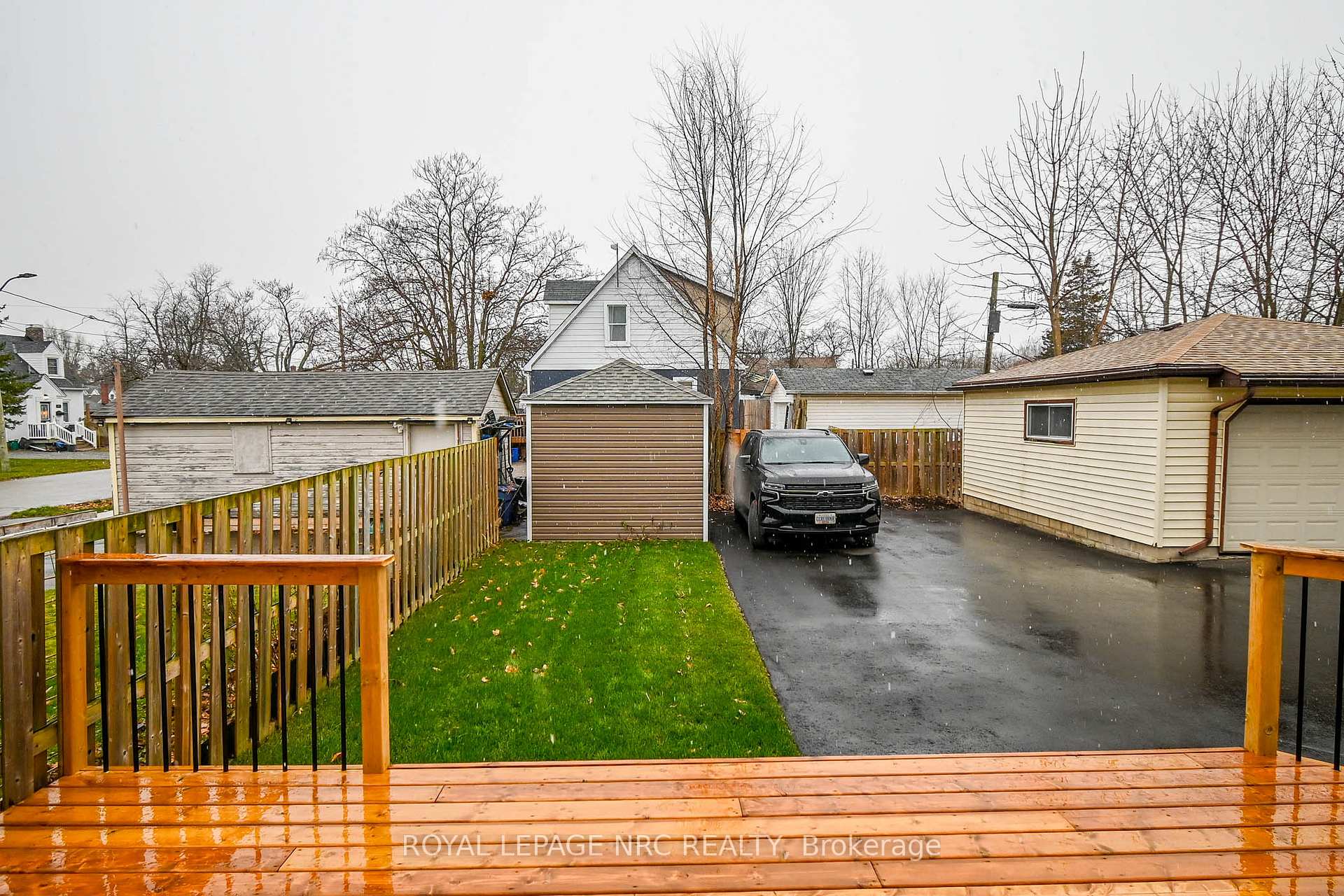 Photo 33 of 57 Oakland Avenue, Welland, Broadway — HOMEH