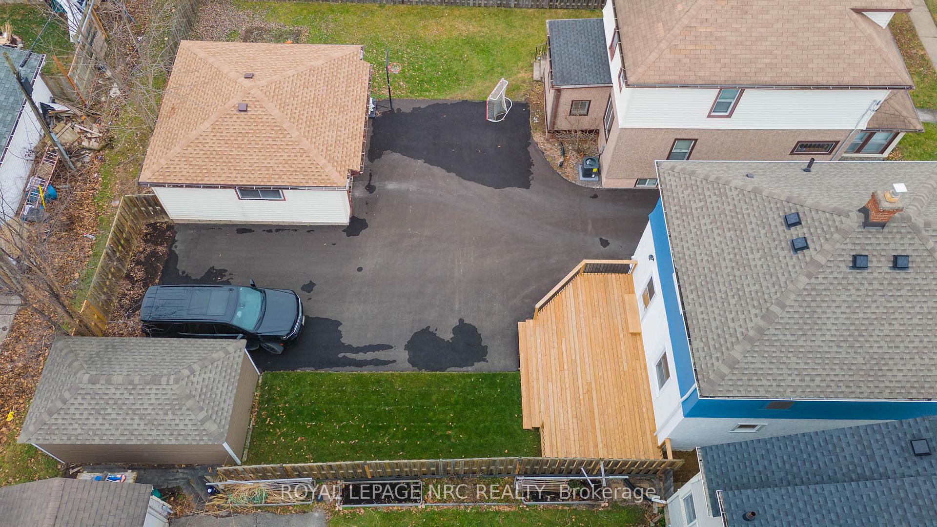 Photo 38 of 57 Oakland Avenue, Welland, Broadway — HOMEH