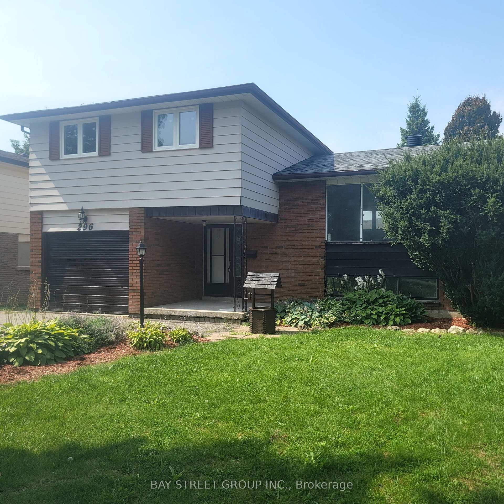 Photo 3 of 296 Viewmount Street, Oshawa, Donevan — HOMEH