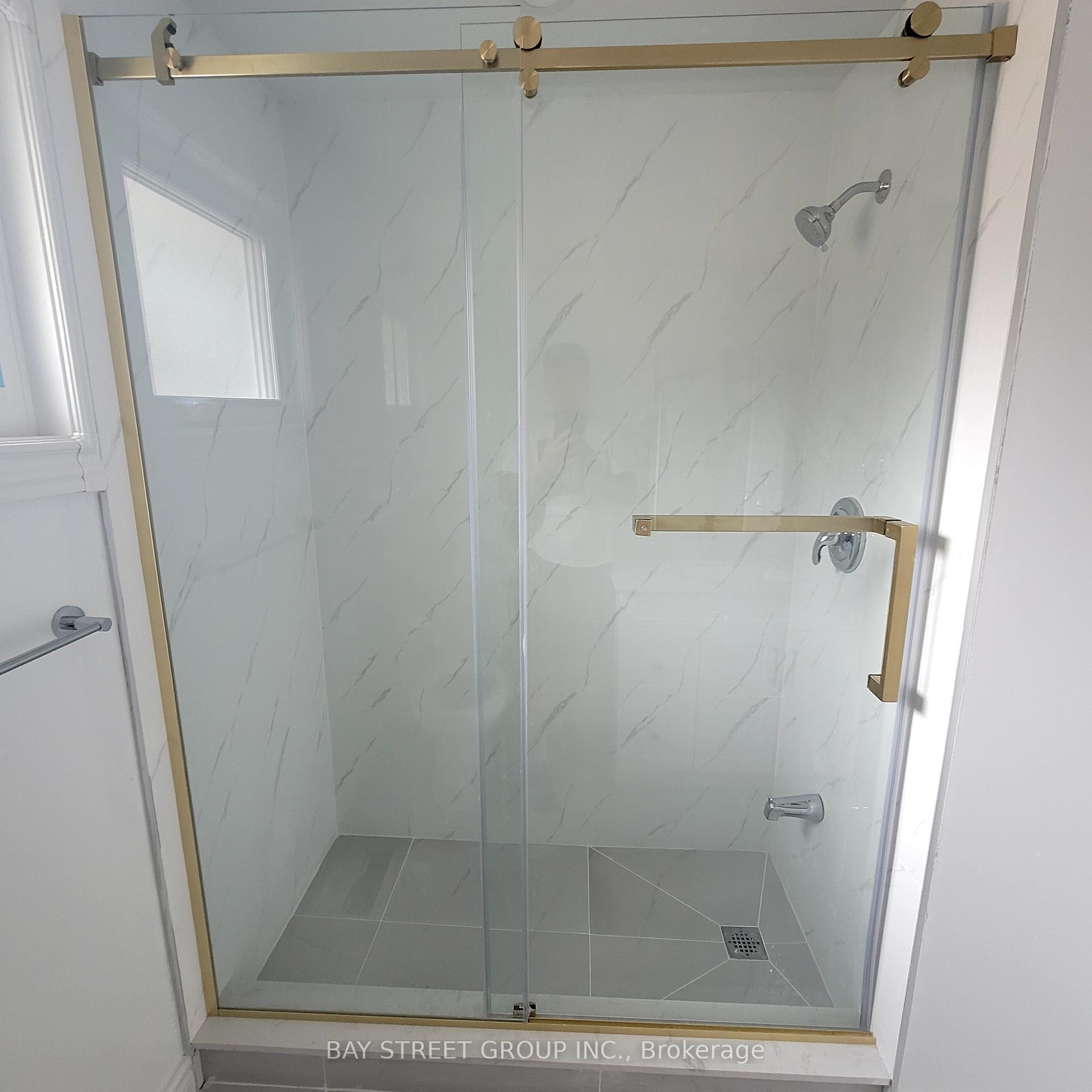 Photo 9 of 296 Viewmount Street, Oshawa, Donevan — HOMEH